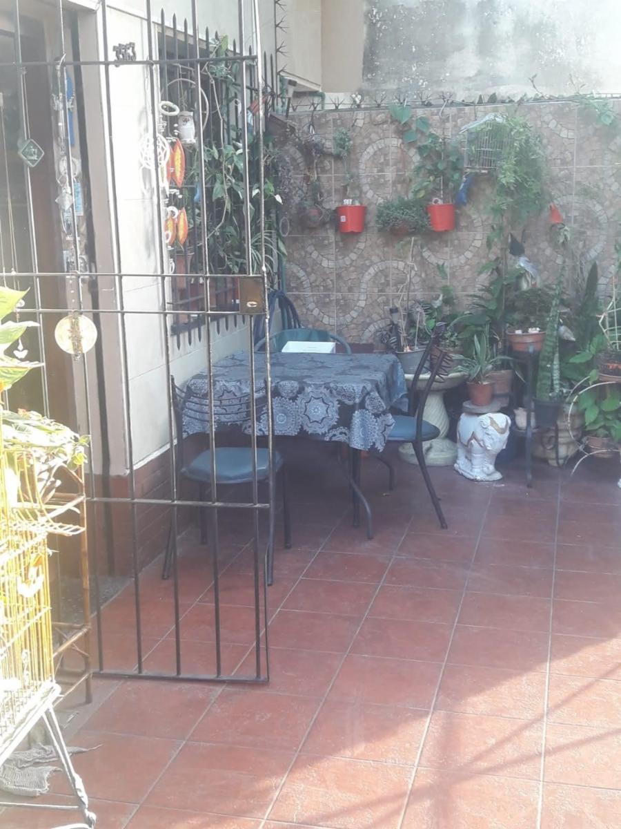 Casa de 3 ambientes, al frente Jardin ,patio y terraza, — foto 4