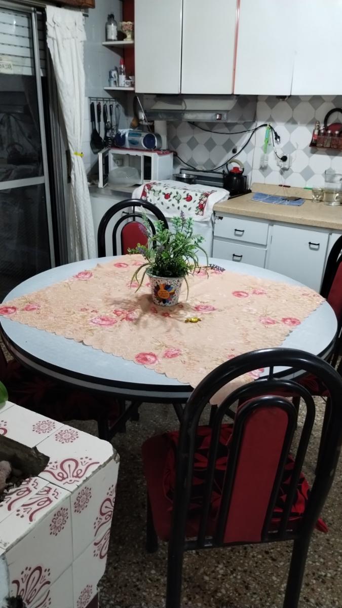 Casa de ideal de dos familias en dos plantas , Planta baja 3 amb. con Garaje jardín, fondo terraza, PA. departamento de dos ambientes. Superficie terreno 207m2 edificado:165m2 — foto 14