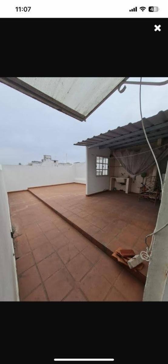 Casa ideal dos familias en lote propio, con fondo libre. Muy buensa — foto 6