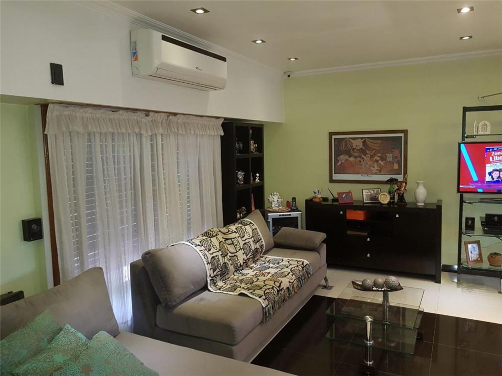 Venta de Casa y Departamento Apta Crédito en S. A. de Padua, calle Bme. Mitre — foto 11
