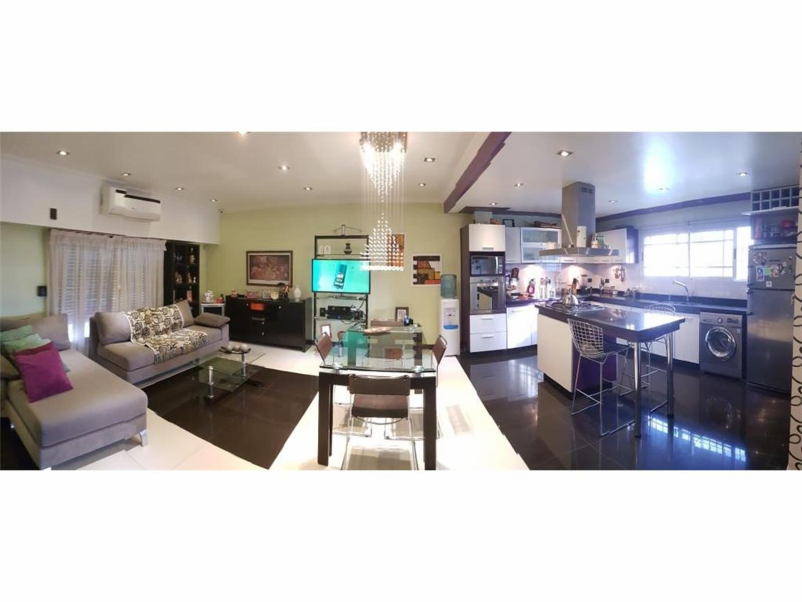 Venta de Casa y Departamento Apta Crédito en S. A. de Padua, calle Bme. Mitre
