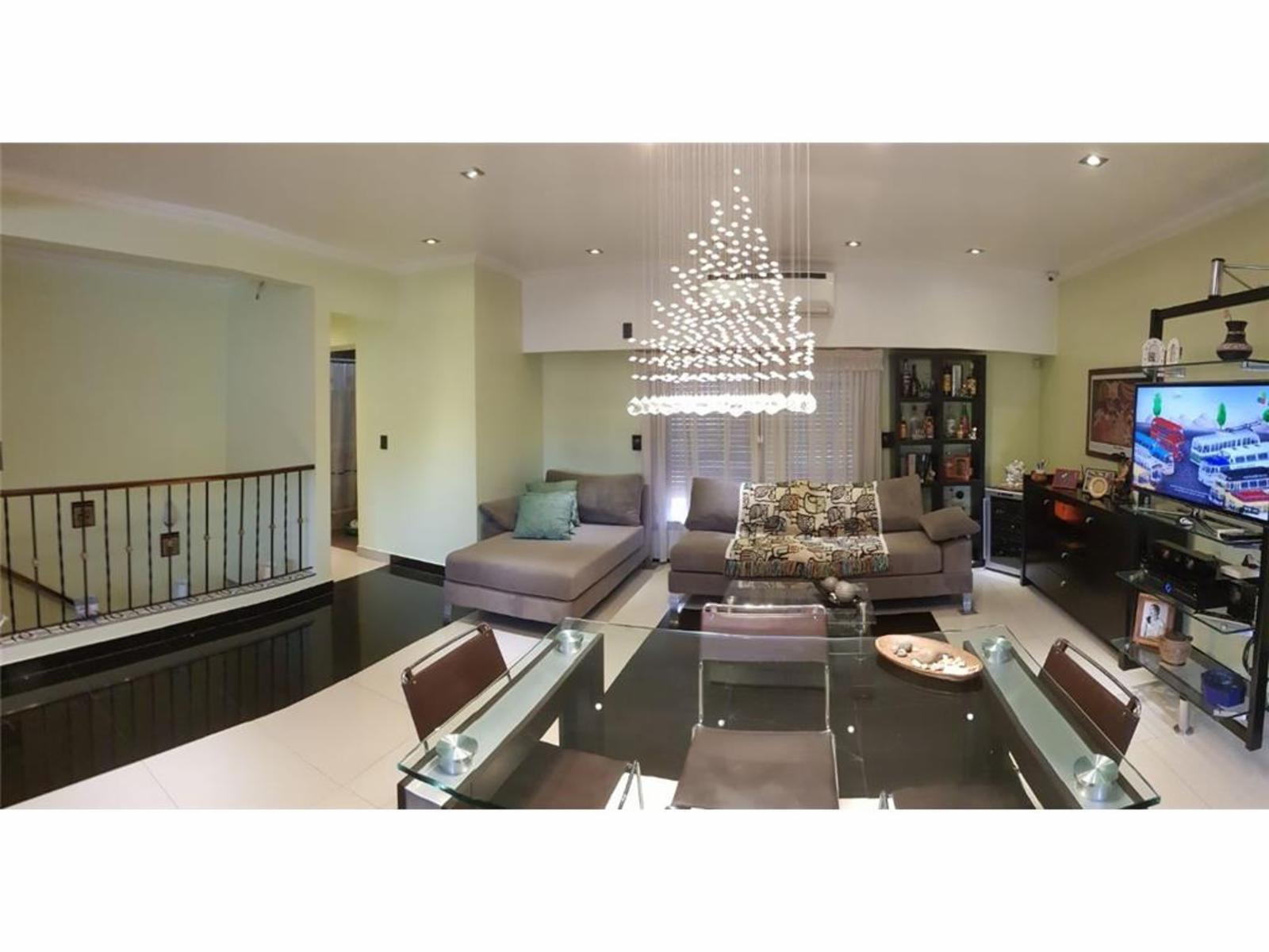 Venta de Casa y Departamento Apta Crédito en S. A. de Padua, calle Bme. Mitre — foto 2