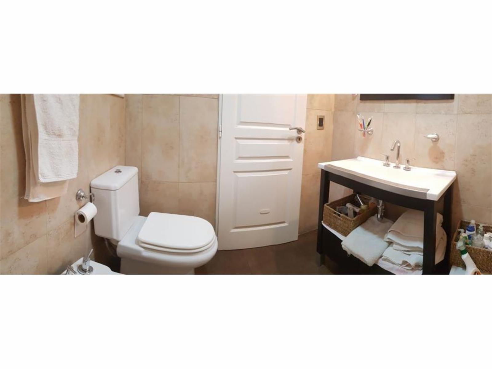 Venta de Casa y Departamento Apta Crédito en S. A. de Padua, calle Bme. Mitre — foto 4