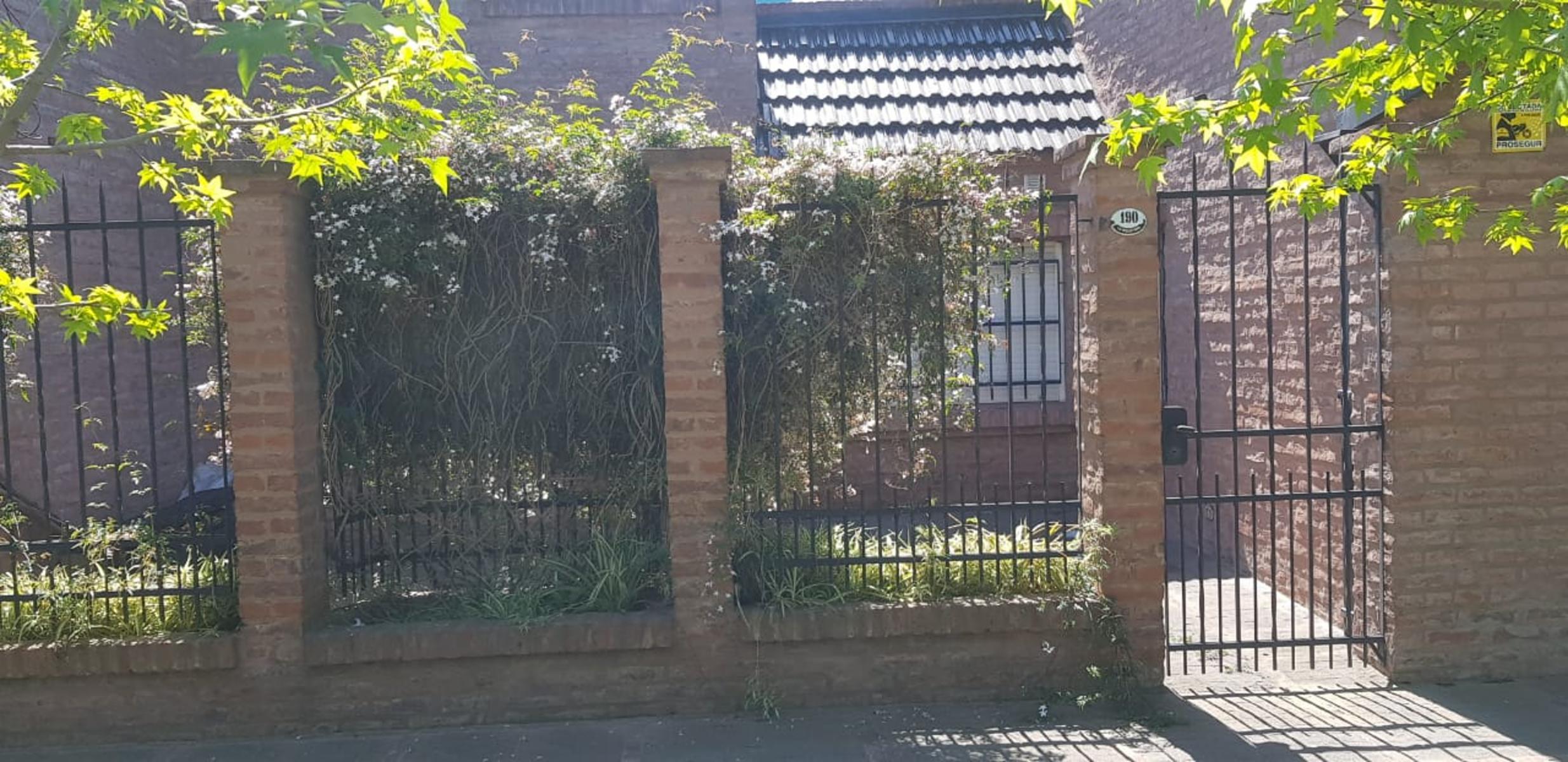 Venta de Espectacular Casa en Paso del Rey Centro, Calle Cjal. Lettieri — foto 3
