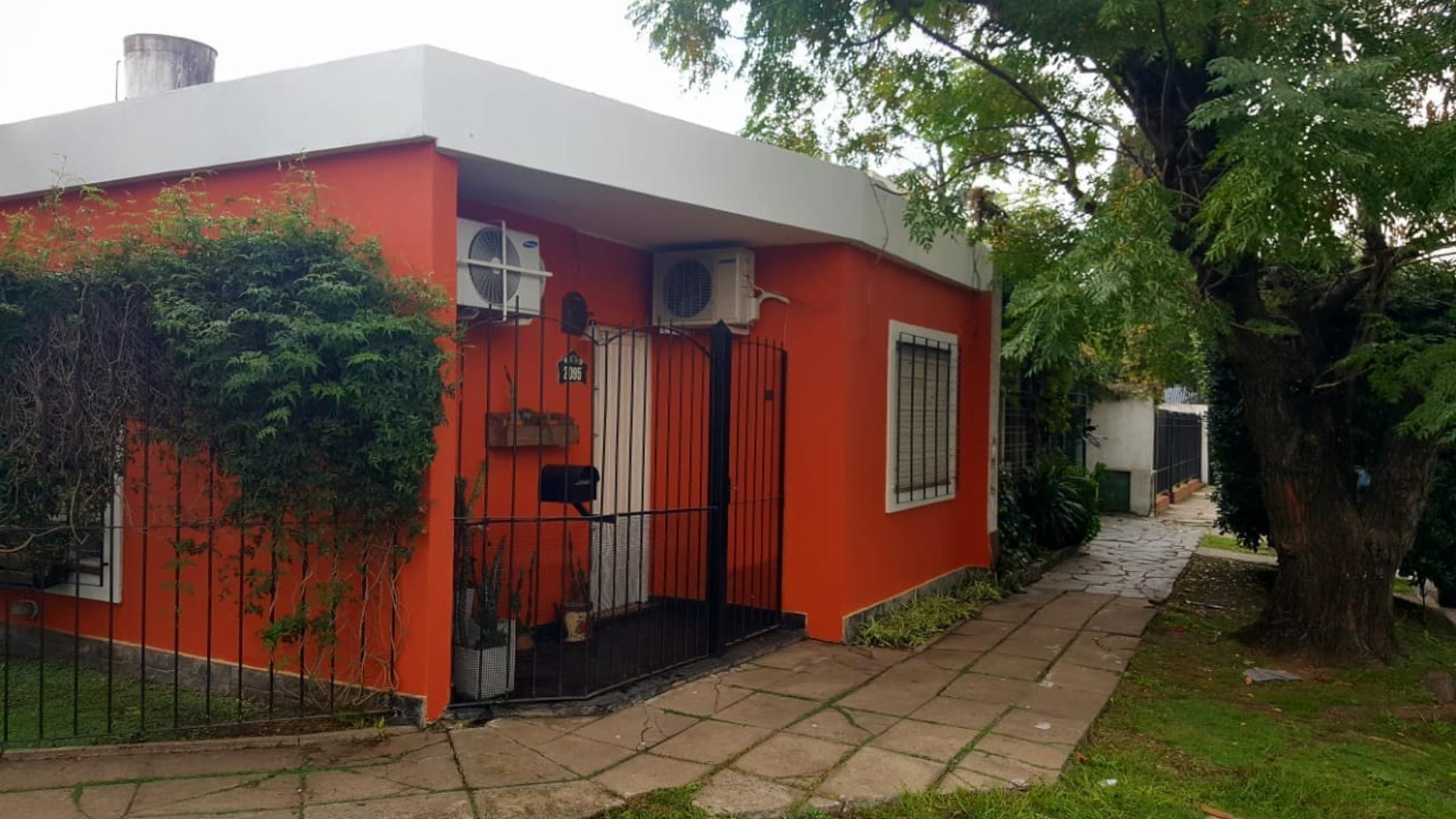 Venta de excelente PH en CASTELAR NORTE, sobre calle Florencio Sanchez al 2000 — foto 3