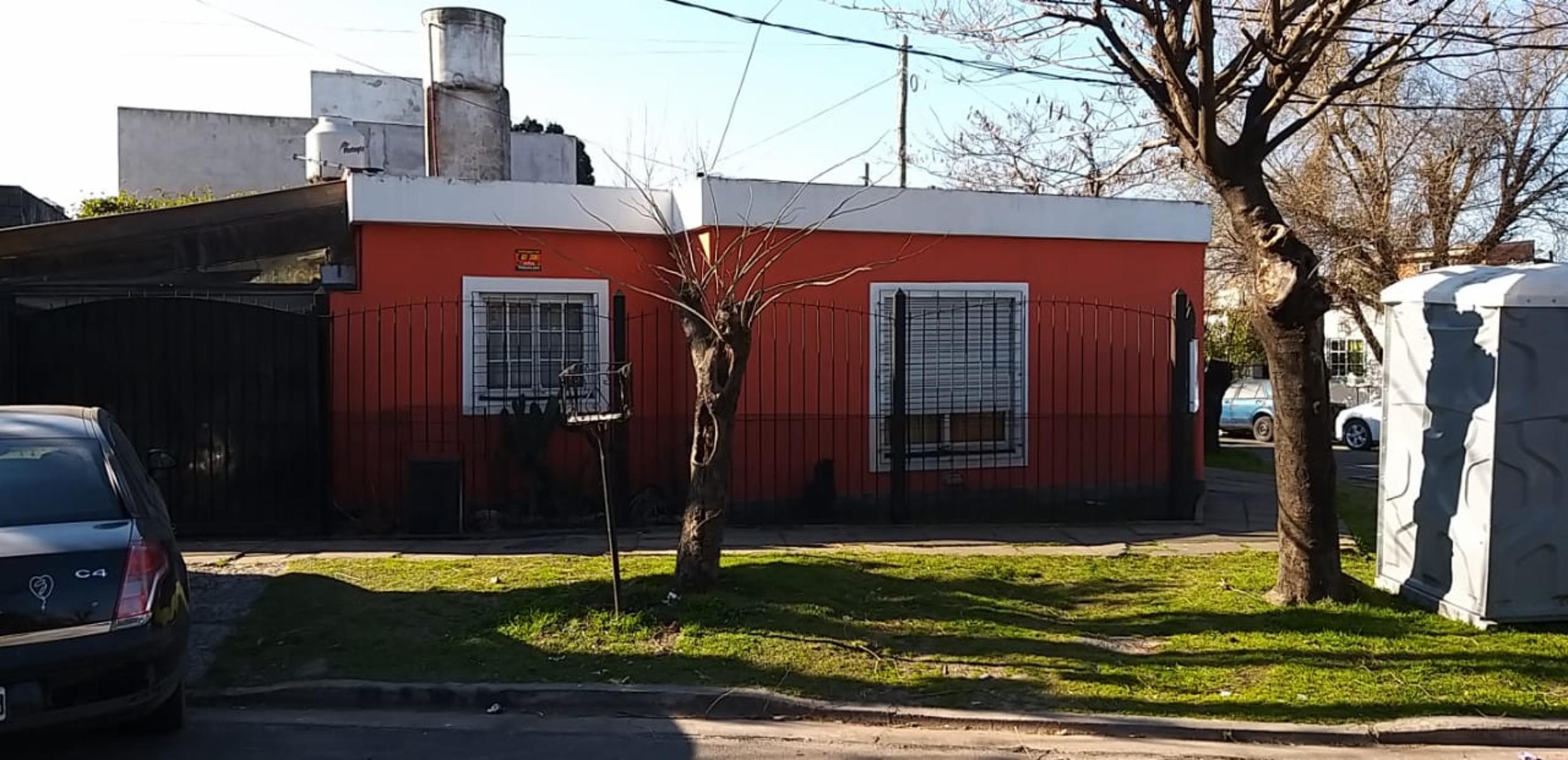 Venta de excelente PH en CASTELAR NORTE, sobre calle Florencio Sanchez al 2000 — foto 13