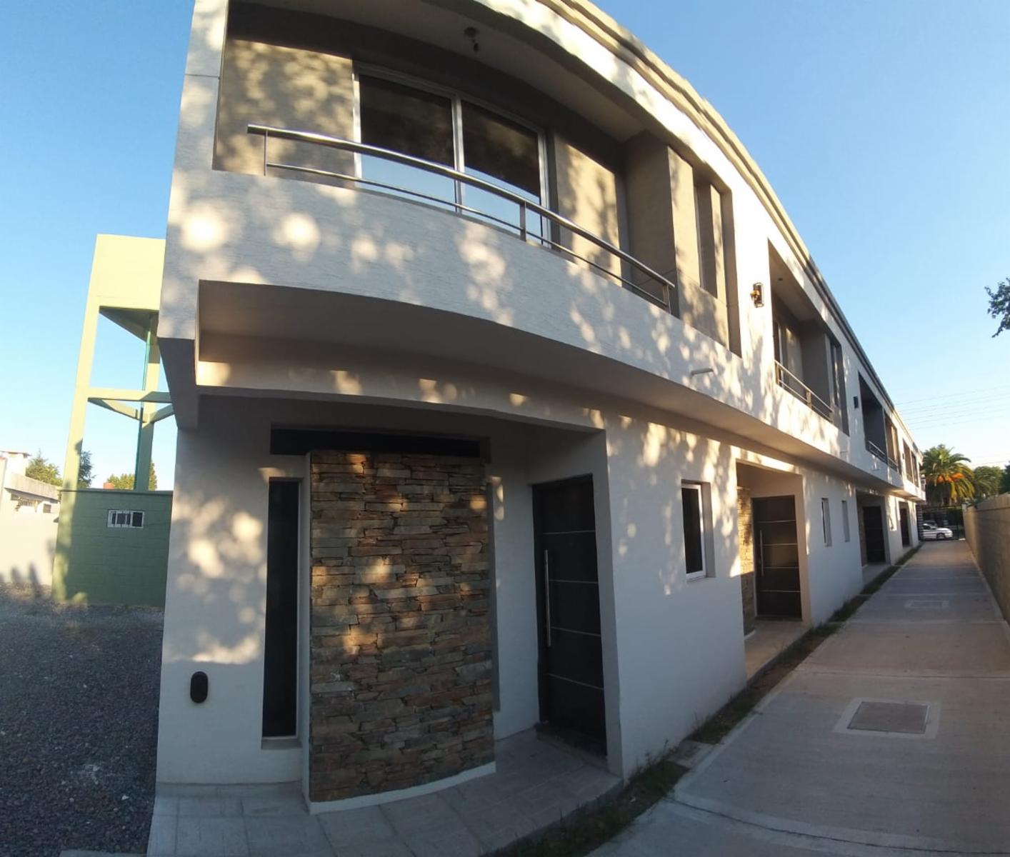Venta de Duplex a ESTRENAR en Moreno, calle Joly