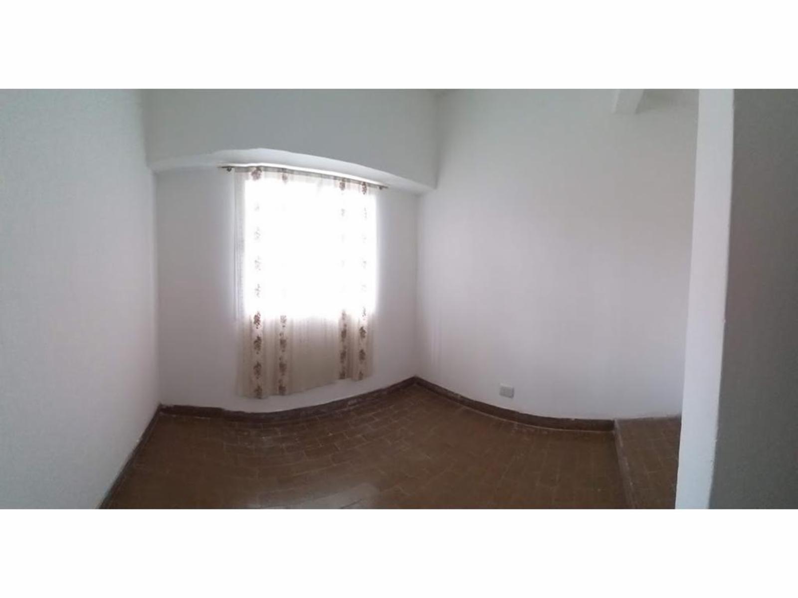 Venta de Casa en Paso del Rey cerca del centro, calle El Jilguero 300 — foto 3