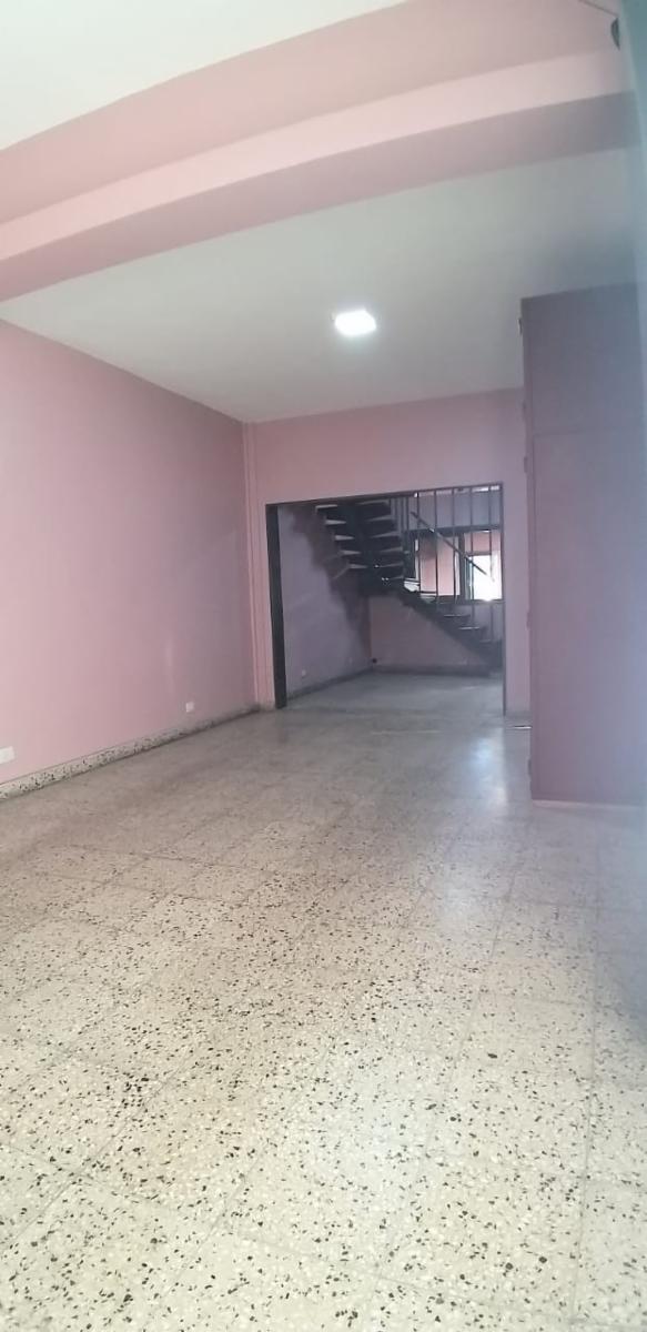 Venta de amplia casa en Barrio Arca - Partido de Moreno, calle A. del Valle 1700 — foto 4