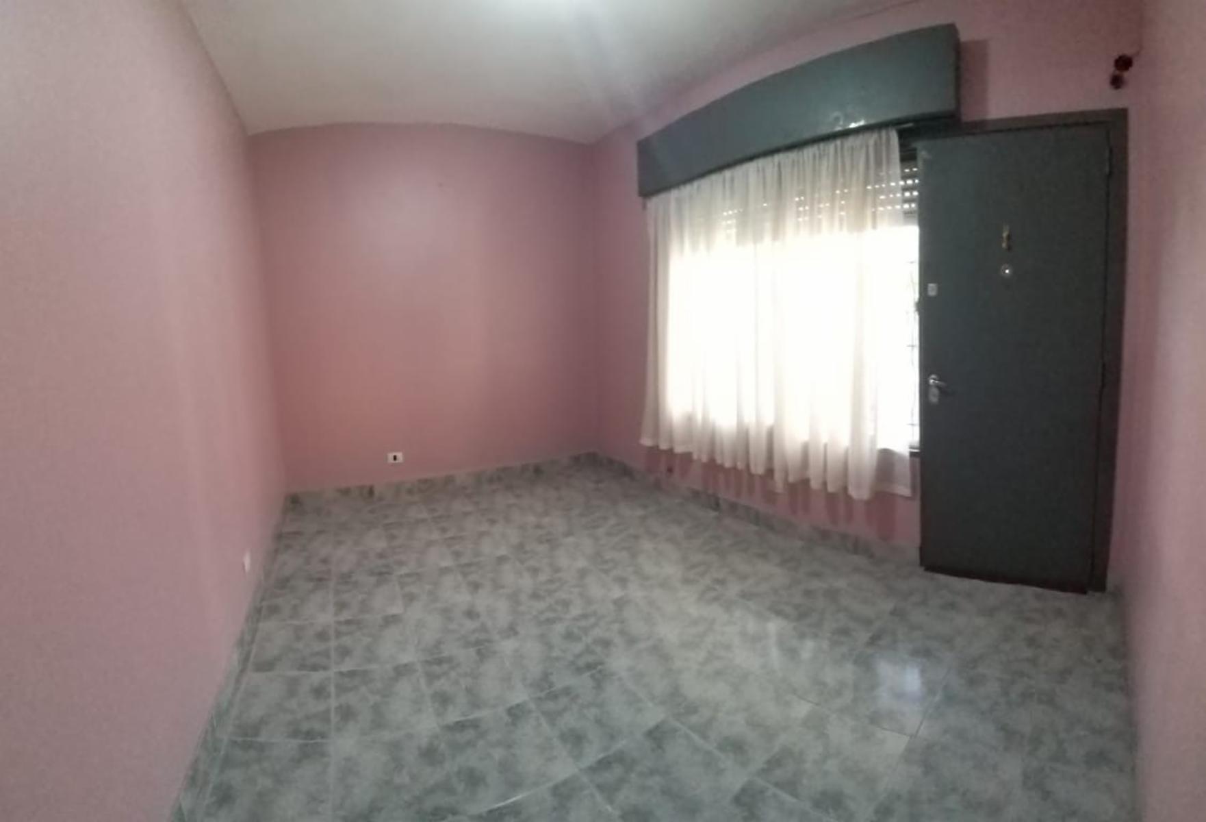 Venta de amplia casa en Barrio Arca - Partido de Moreno, calle A. del Valle 1700 — foto 5