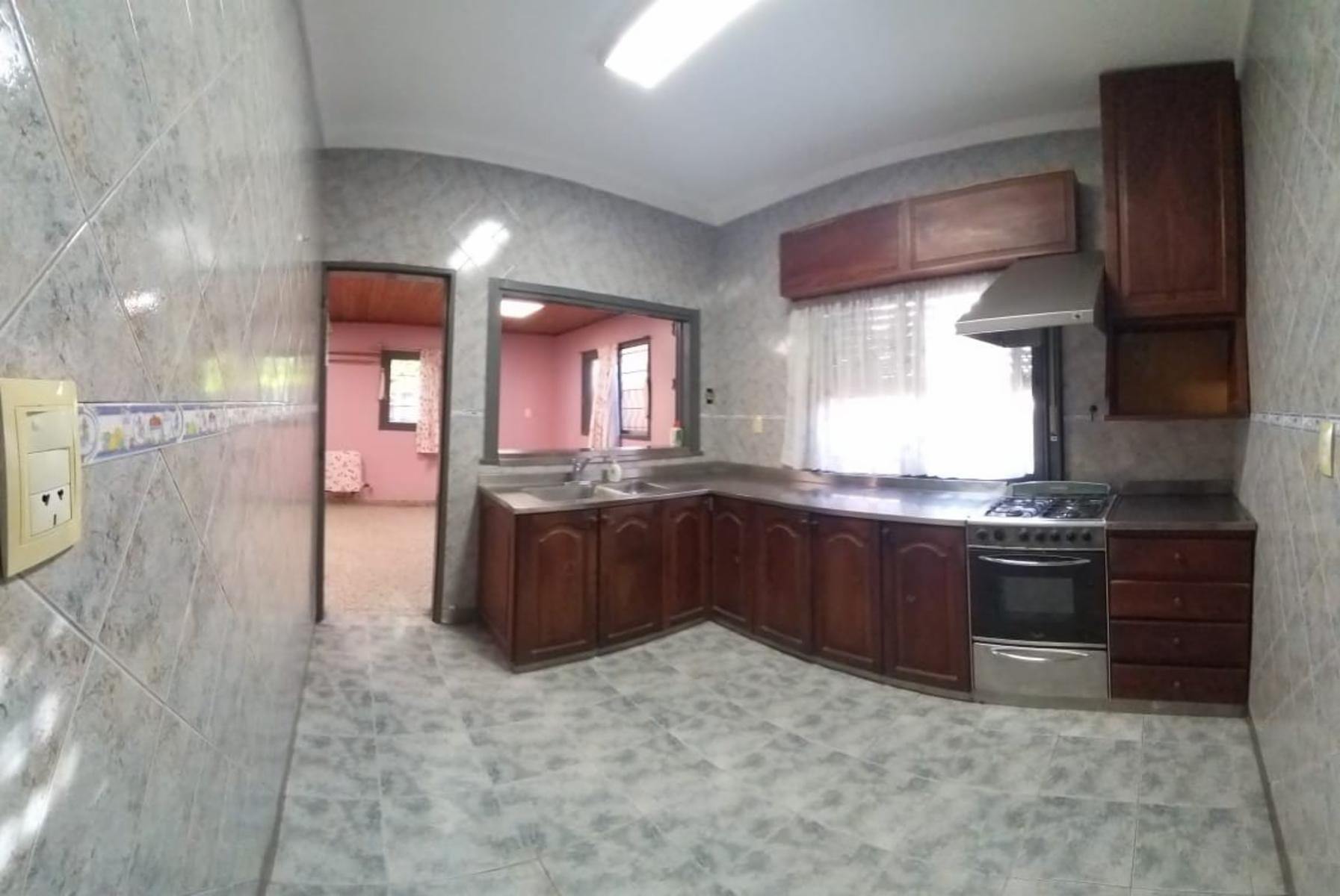 Venta de amplia casa en Barrio Arca - Partido de Moreno, calle A. del Valle 1700 — foto 7