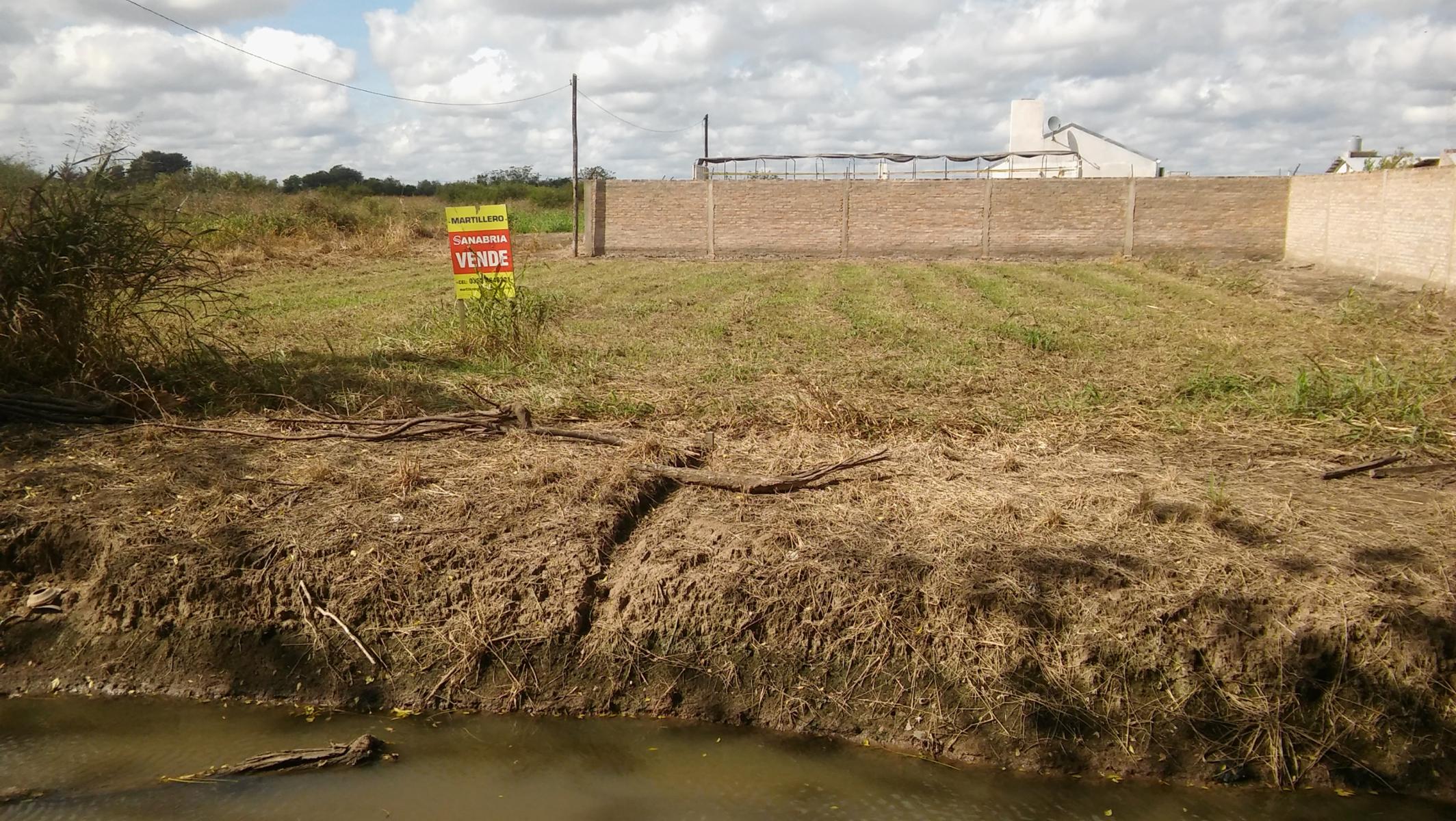 2 terrenos ubicado sobre asfalto de 10 mts de frente por 30 mts de fondo. - 2