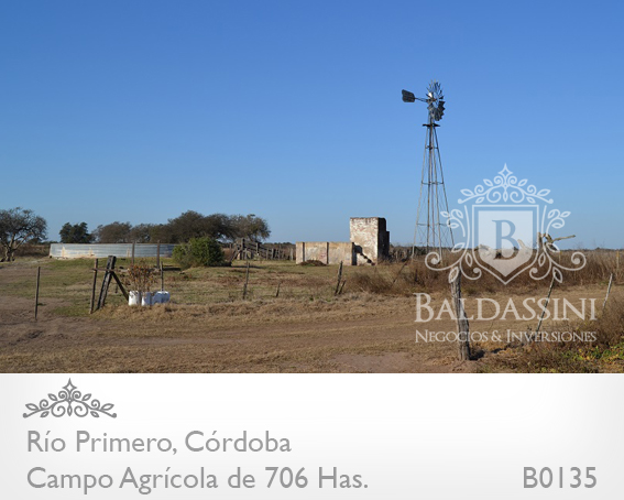 CAMPO DE 706 HAS. AGRÍCOLA CON CASCO DE ESTANCIA Y MUCHAS MEJORAS. CAMPO EN UN 75% DESMONTADO Y EN PRODUCCIÓN - MOLINO - ESTANQUE - ESCRITURADO - ALAMBRADO - 5