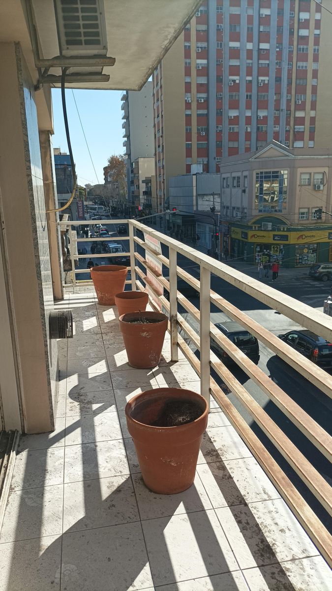 VENTA: San Martin centro. Depto 3 amb. Apto profesional - 11