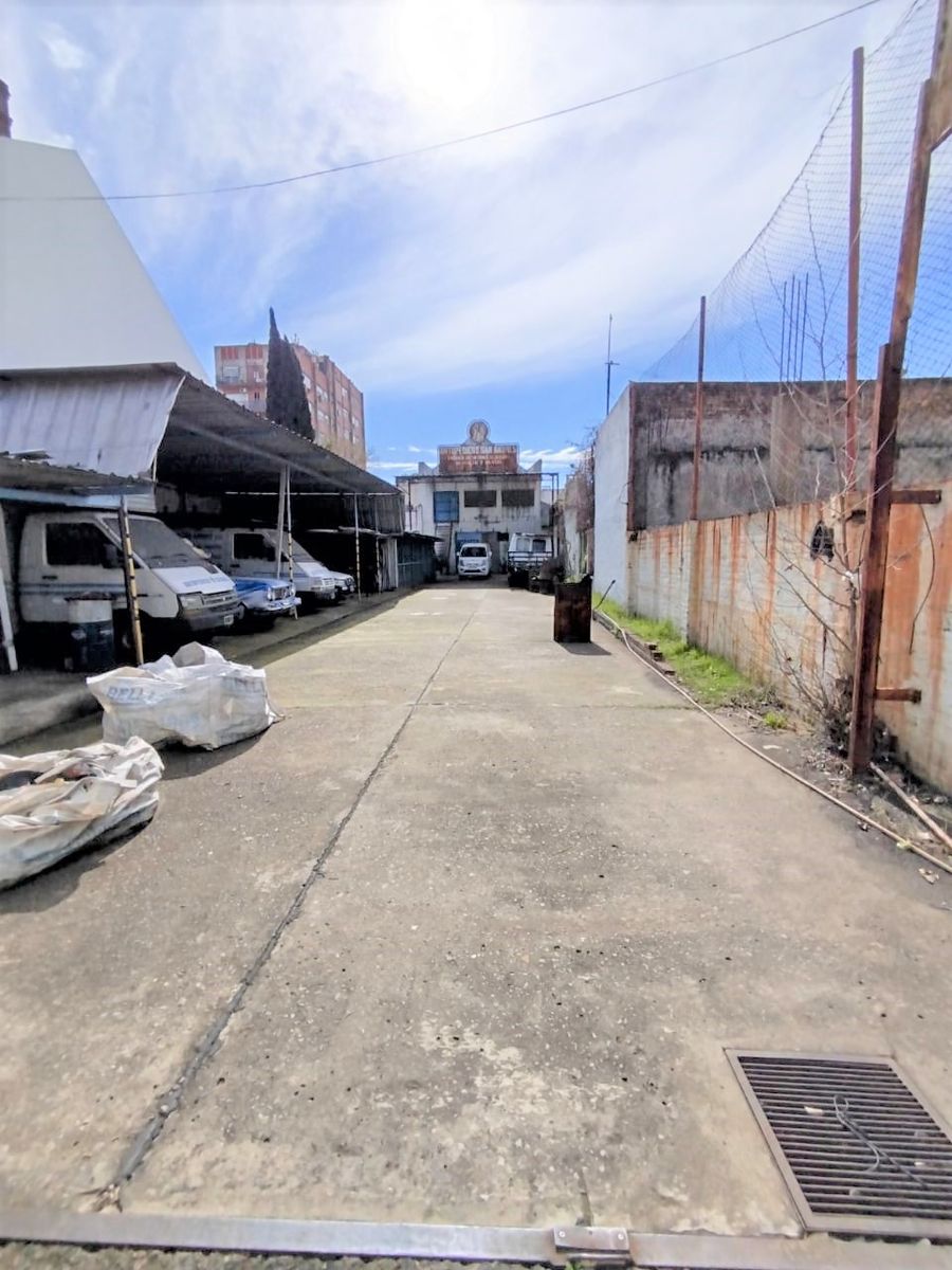 VENTA: Lote en Villa Ballester centro. Zona residencial - 4
