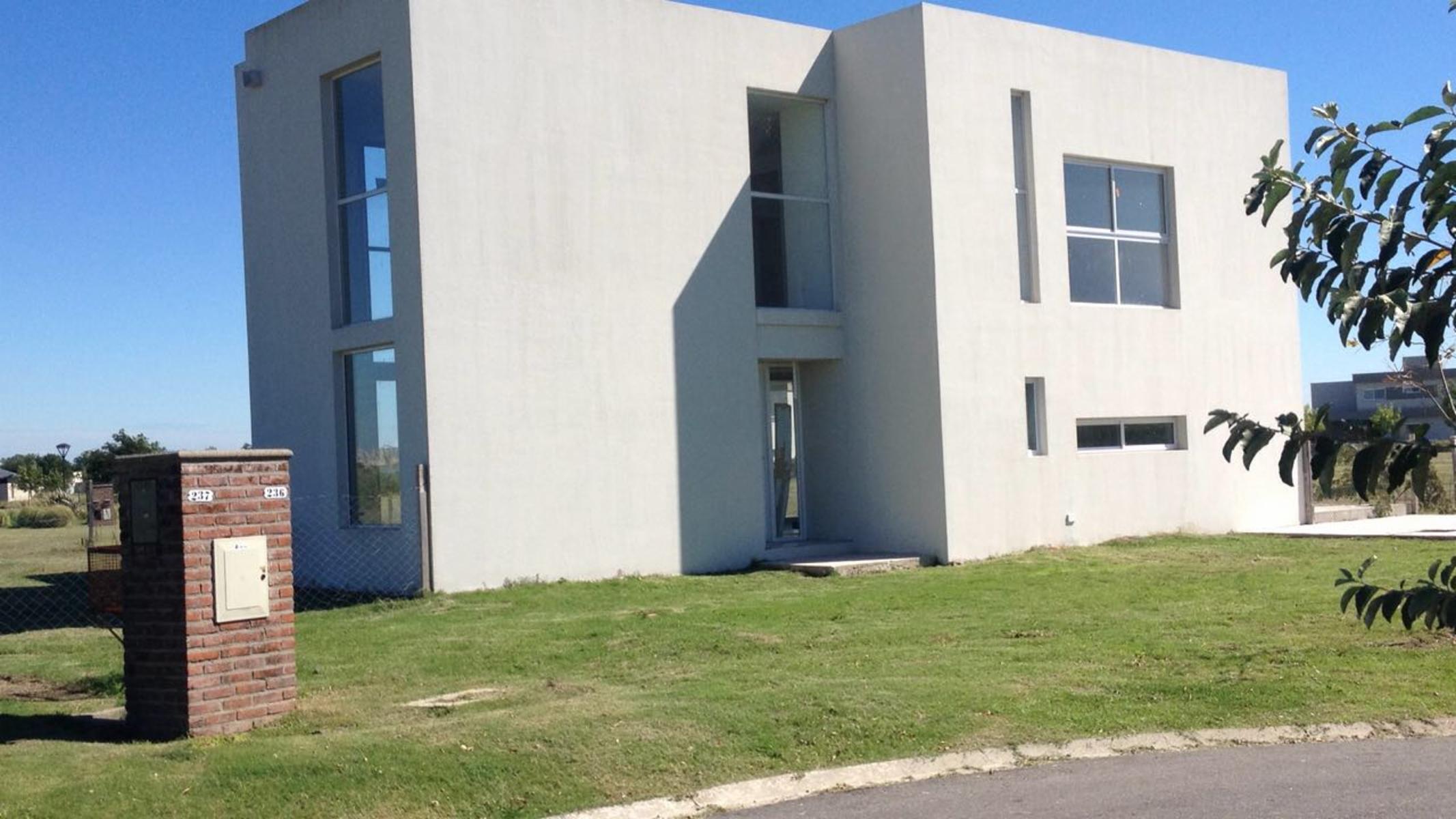 Casa en venta - El Cantón - Barrio Puerto - Countries y Barrios Cerrados Escobar - A ESTRENAR - LOTE CENTRAL - 2 PLANTAS