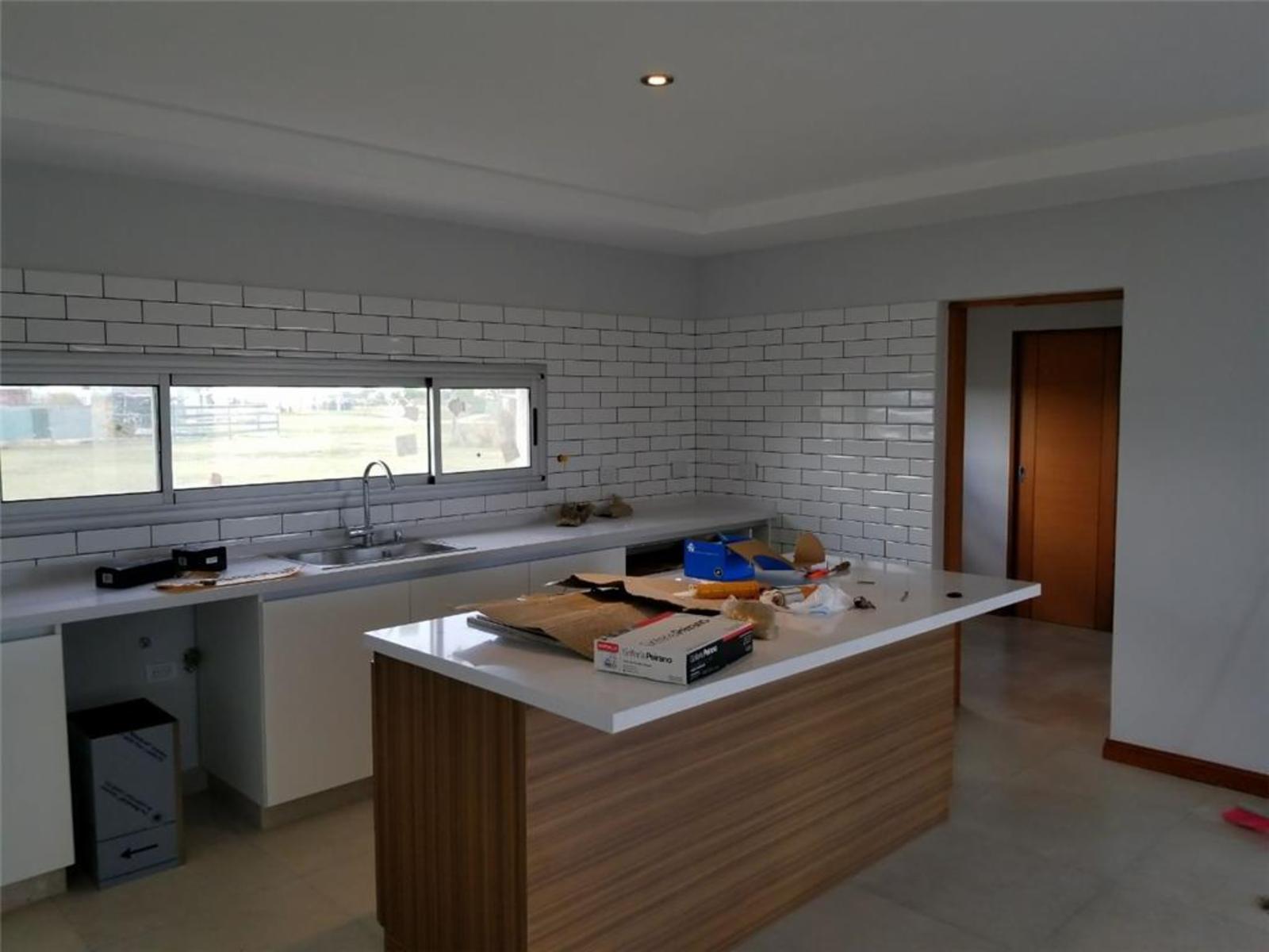 CASA A ESTRENAR C/ DISEÑO - PUERTOS DEL LAGO - BARRIO VISTAS - LOTE INTERNO — foto 12