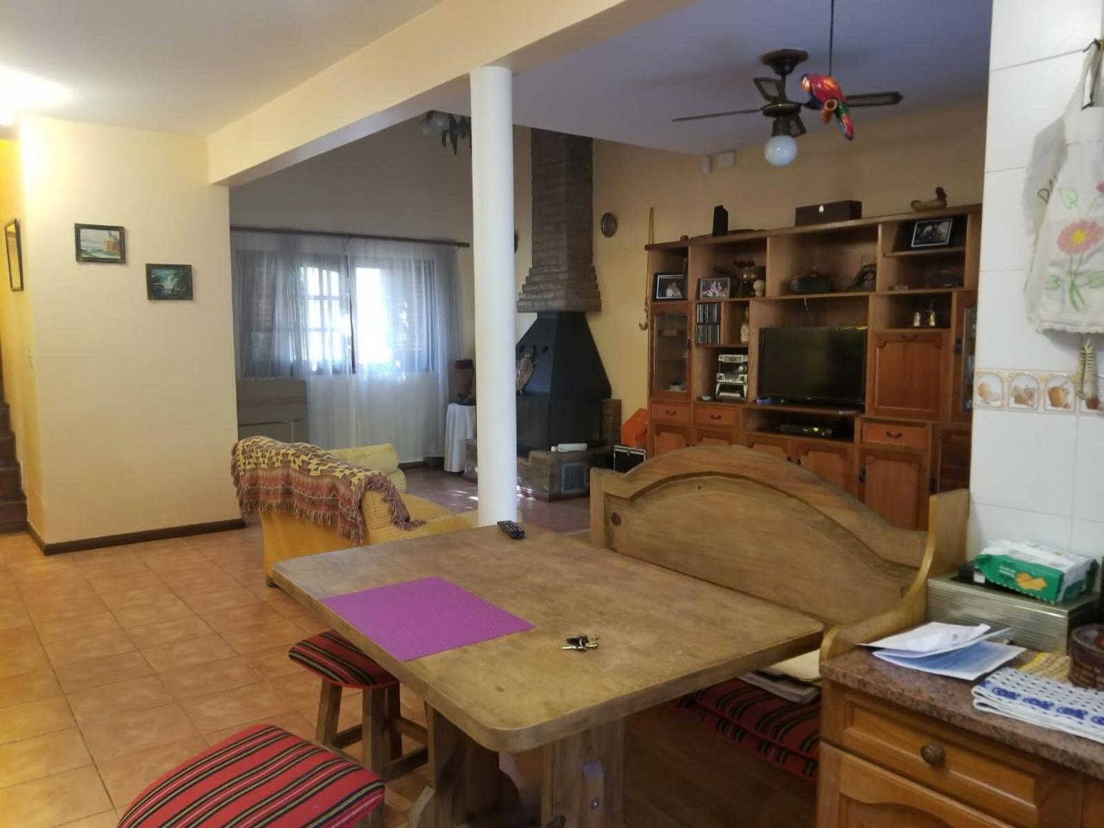 IMPECABLE CASA - ESCOBAR CENTRO - calle Cervantes — foto 8