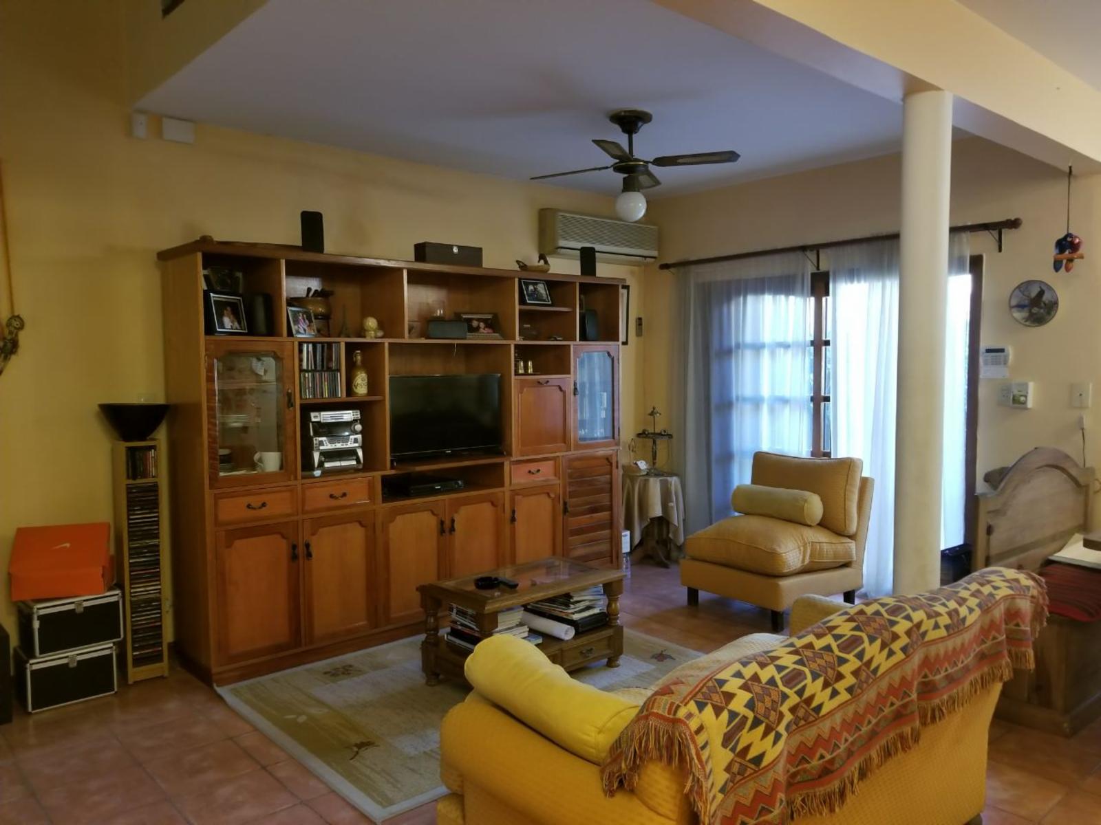 IMPECABLE CASA - ESCOBAR CENTRO - calle Cervantes — foto 11