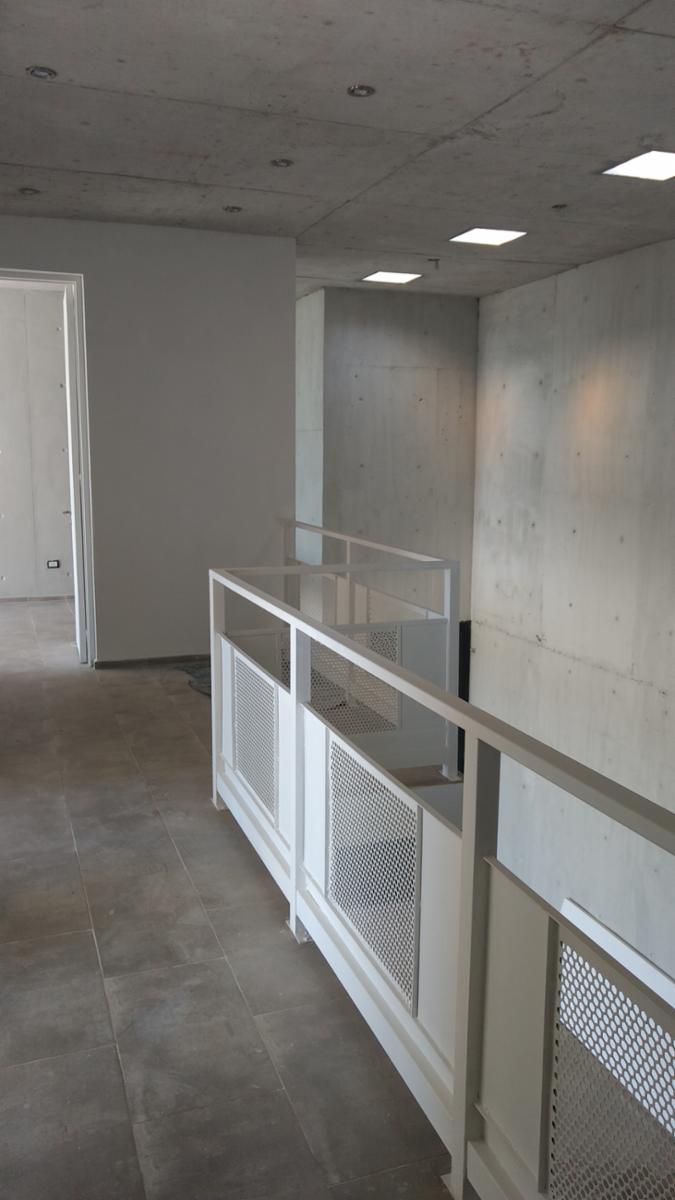 MODERNA CASA - BARRIO PUERTOS