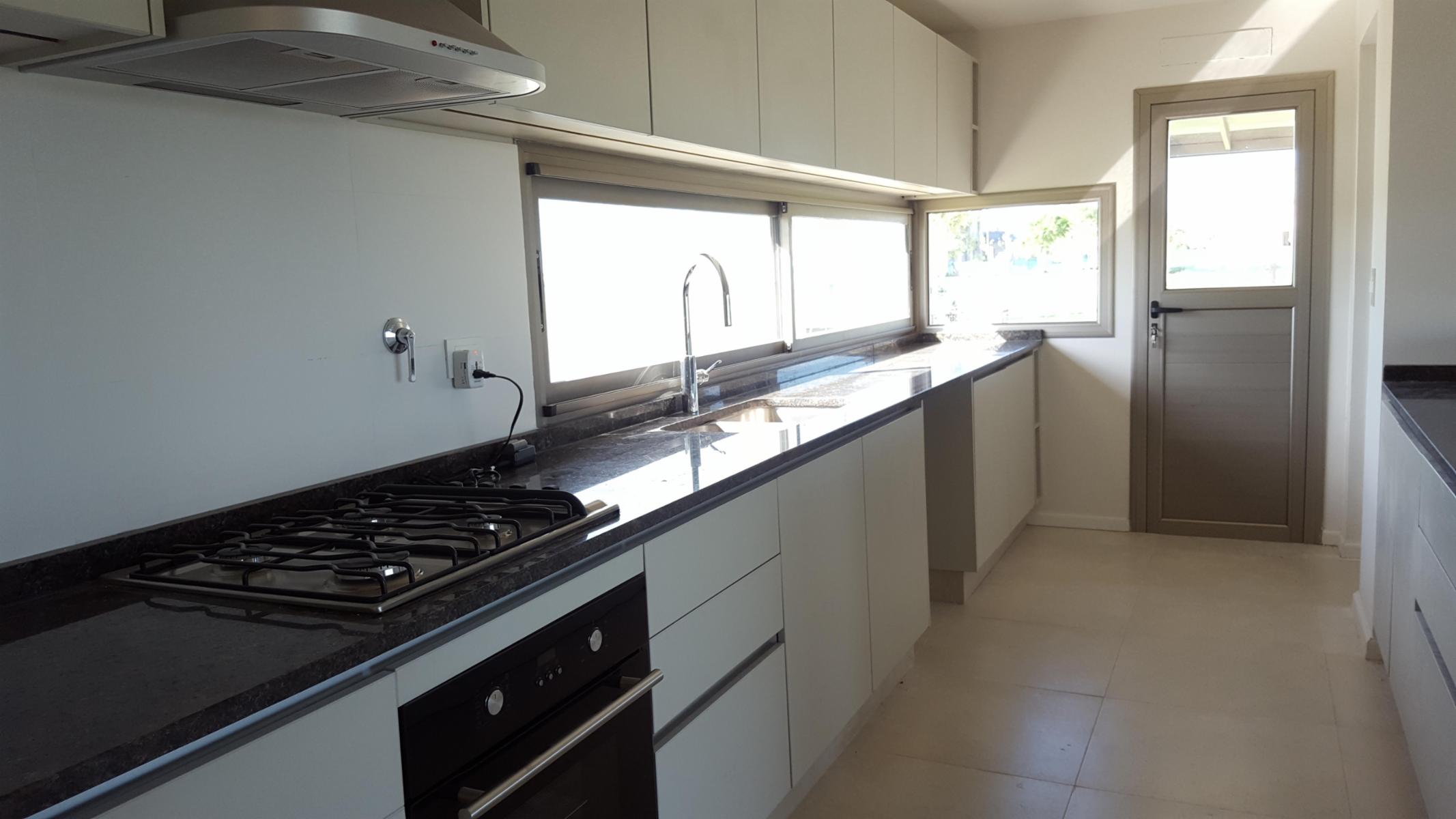 HERMOSA CASA A ESTRENAR - EL CANTON - BARRIO ISLAS — foto 14