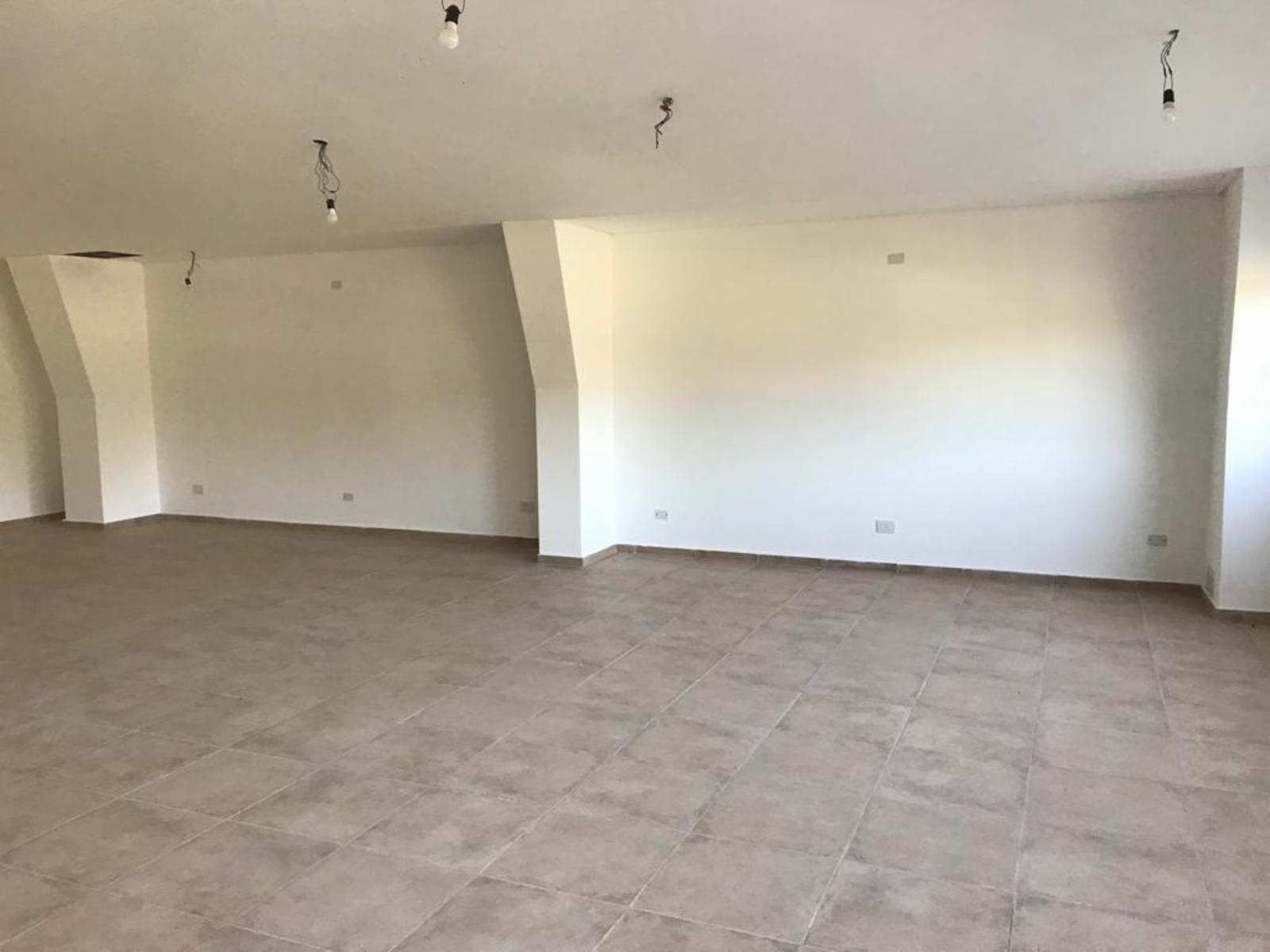 OFICINA A ESTRENAR DE 100m2 - 1° PISO S/COLECTORA ESTE - 8