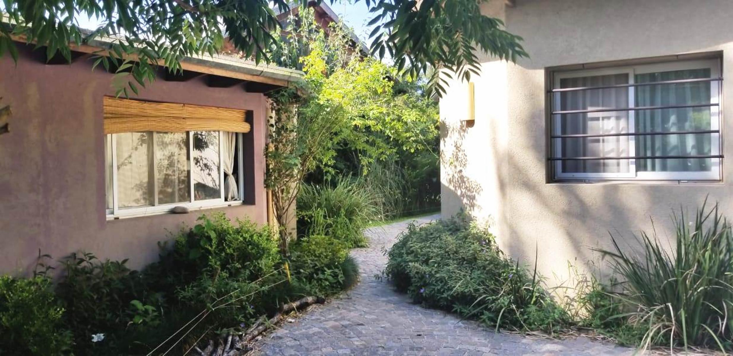 GRAN CASA EN ING. MASCHWITZ - ZONA LAS CHACRAS