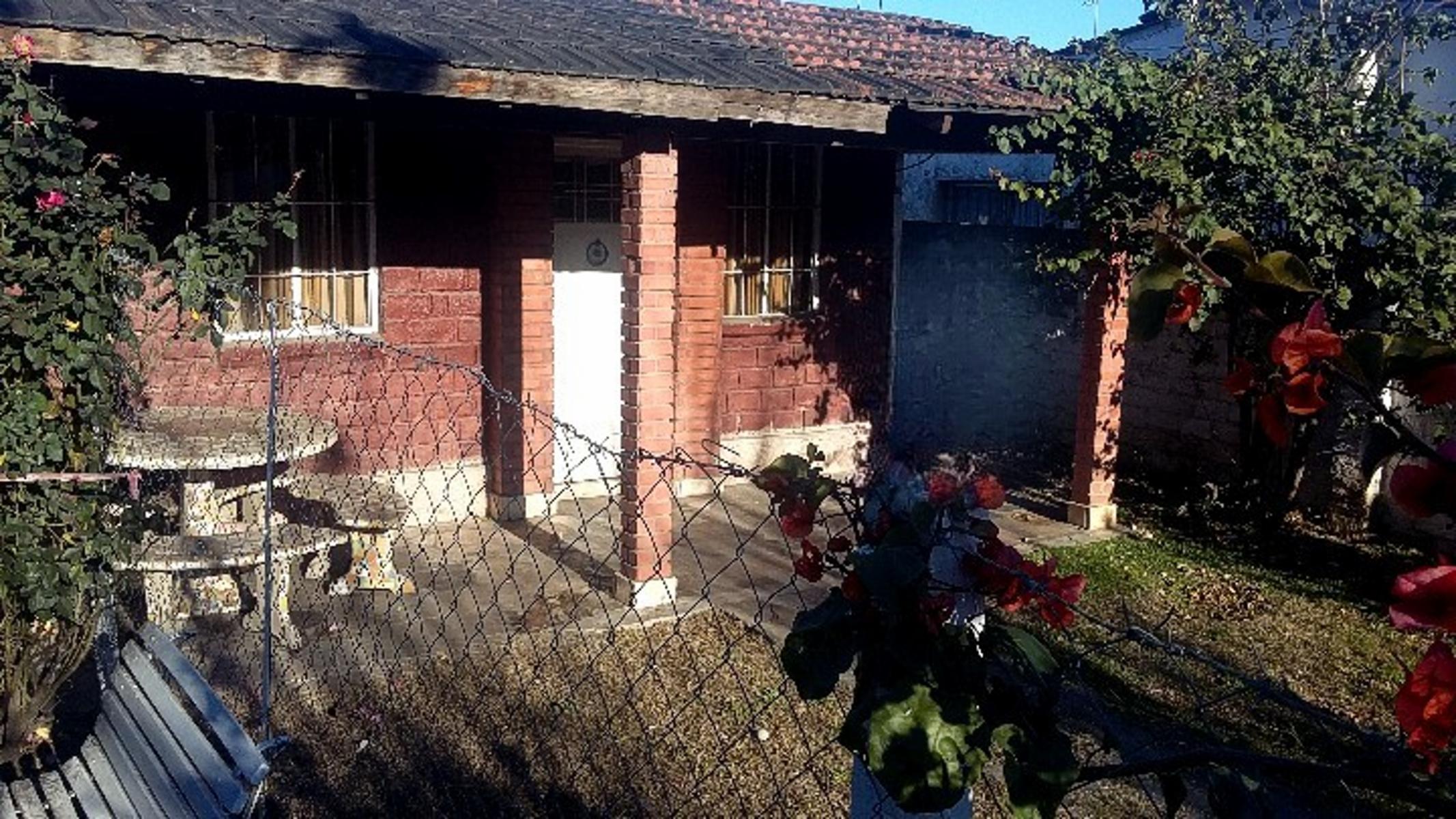 2 CASAS SOBRE LOTE PROPIO, IDEAL 2 FAMILIAS. MORON SUR — foto 6