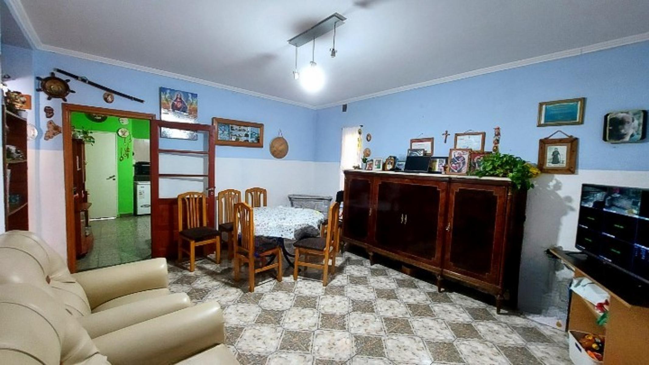 CASA DOS FAMILIAS CASTELAR, MORON SUR — foto 5