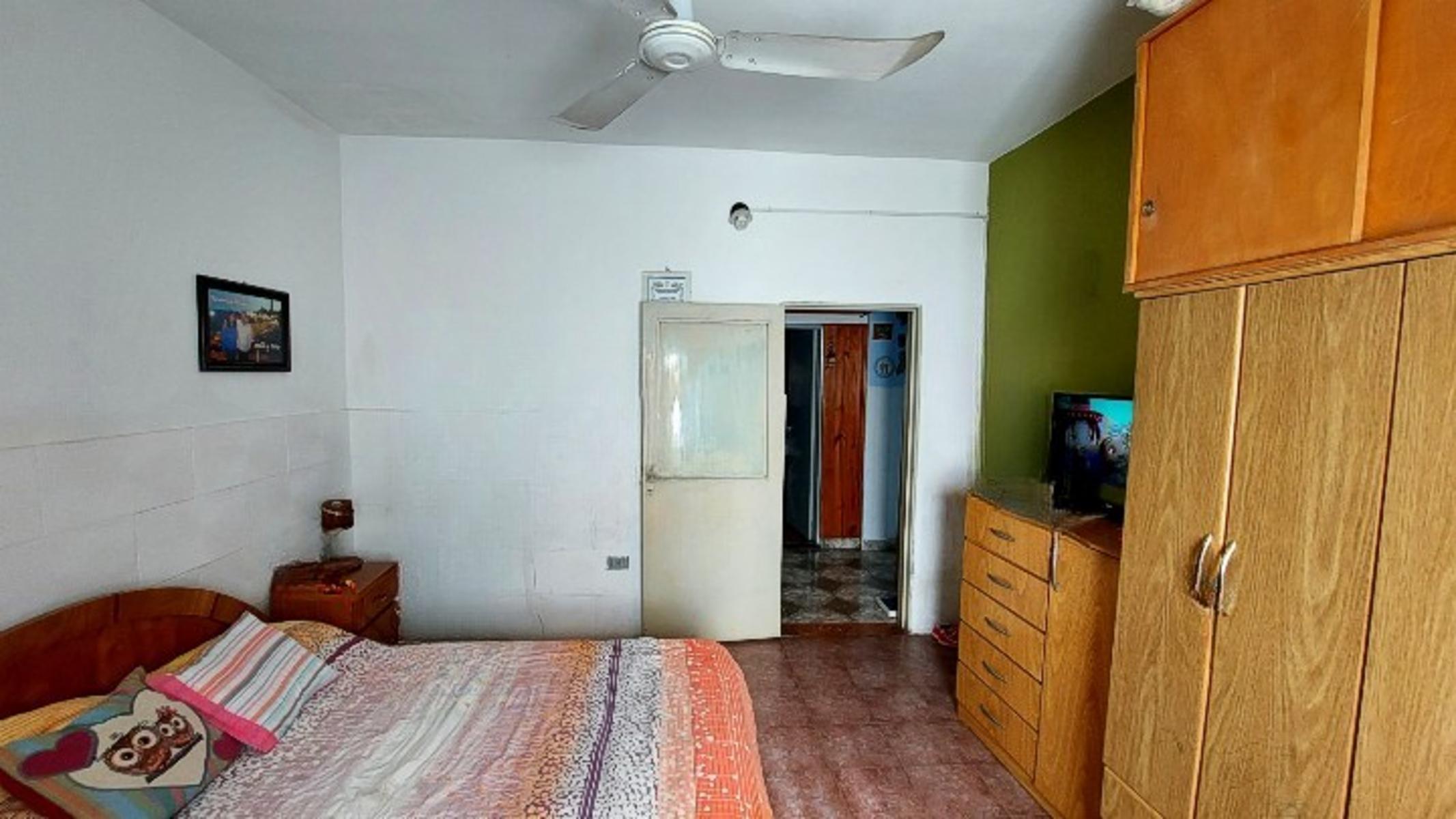 CASA DOS FAMILIAS CASTELAR, MORON SUR — foto 10