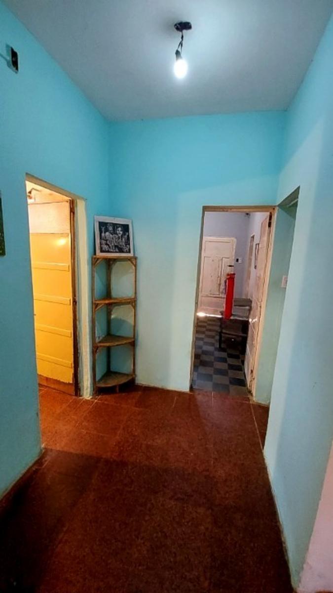 CASA A REFACCIONAR SOBRE LOTE PROPIO DE 10 X 25 — foto 2