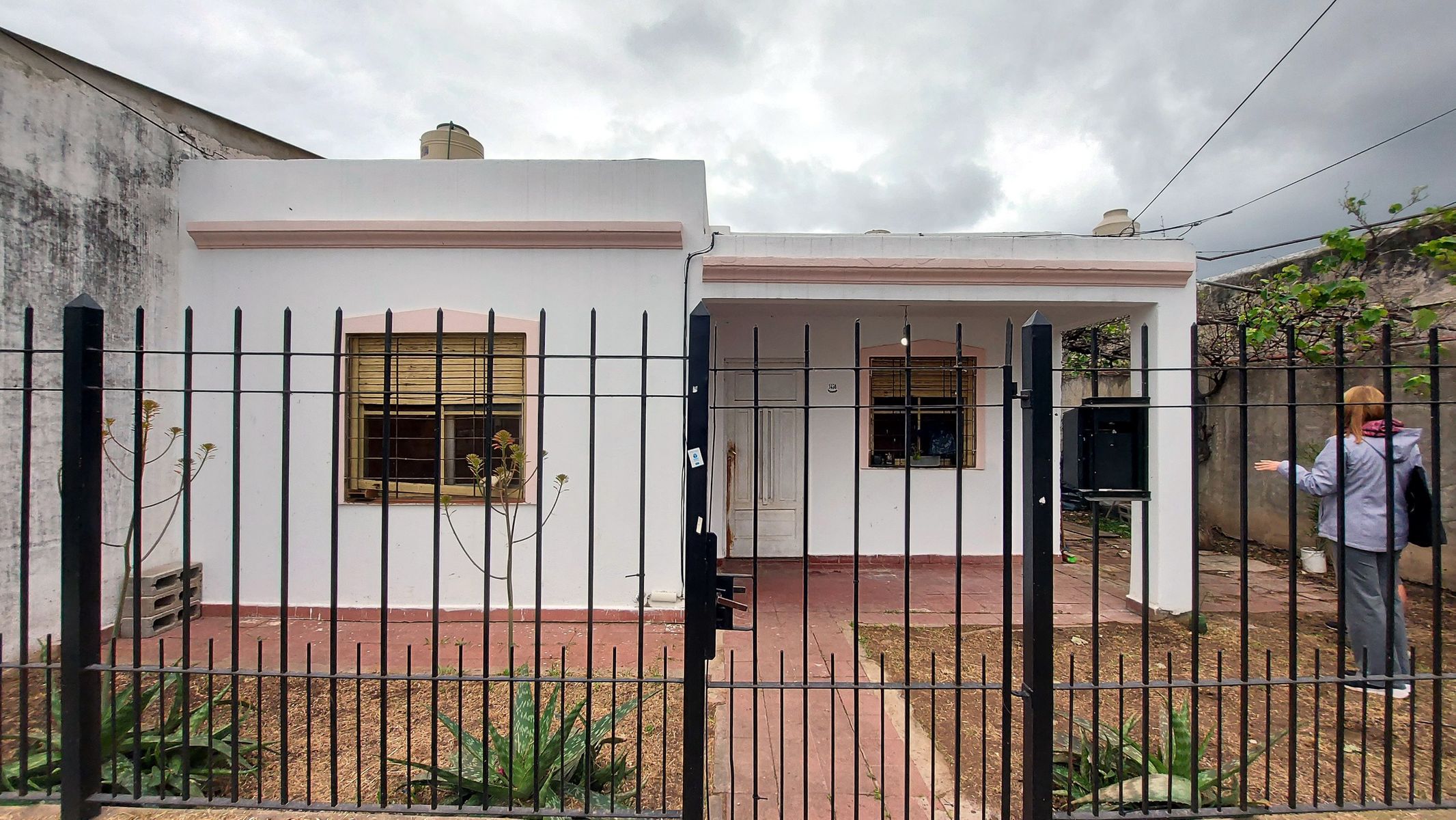CASA A REFACCIONAR SOBRE LOTE PROPIO DE 10 X 25 — foto 9