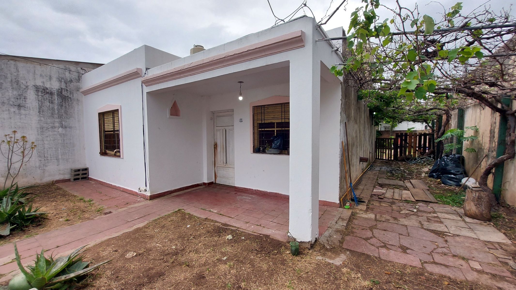 CASA A REFACCIONAR SOBRE LOTE PROPIO DE 10 X 25 — foto 10