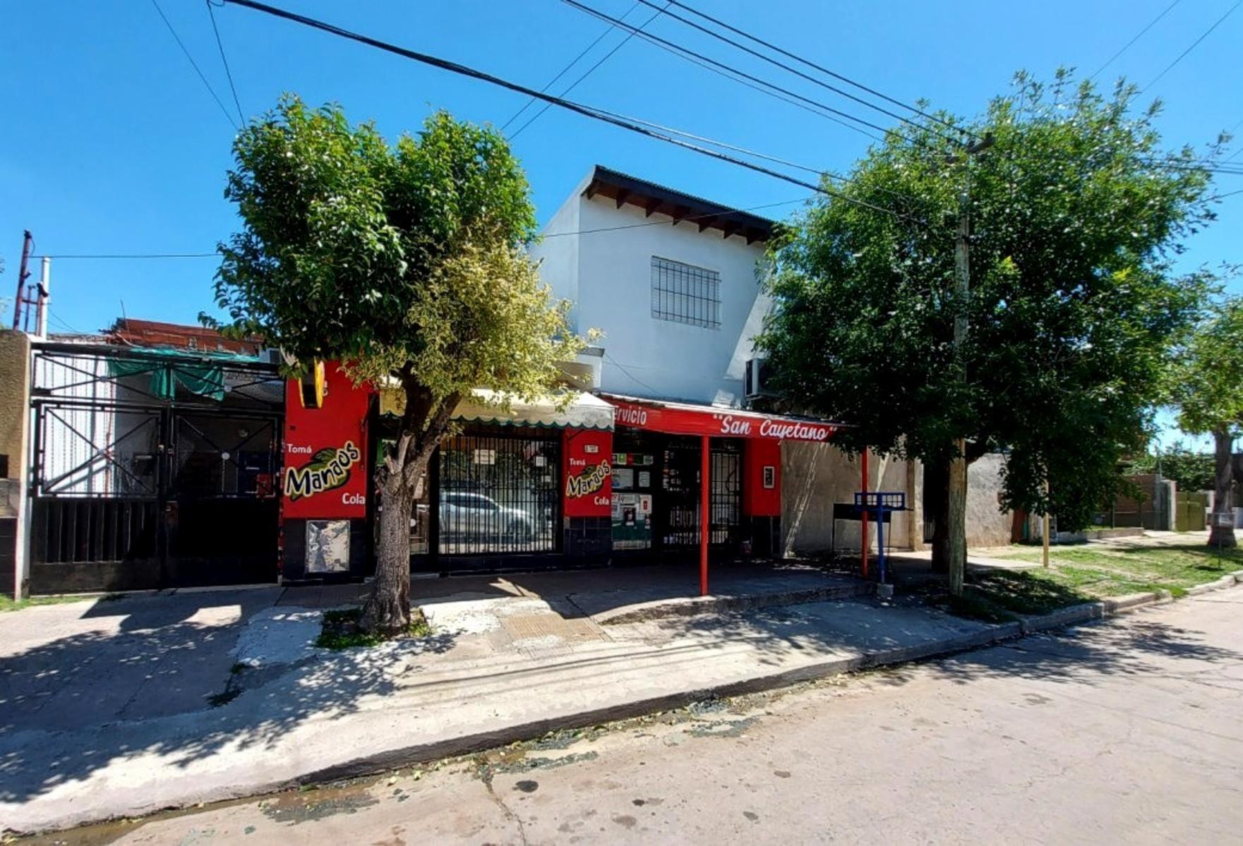 Venta casa local fondo comercio