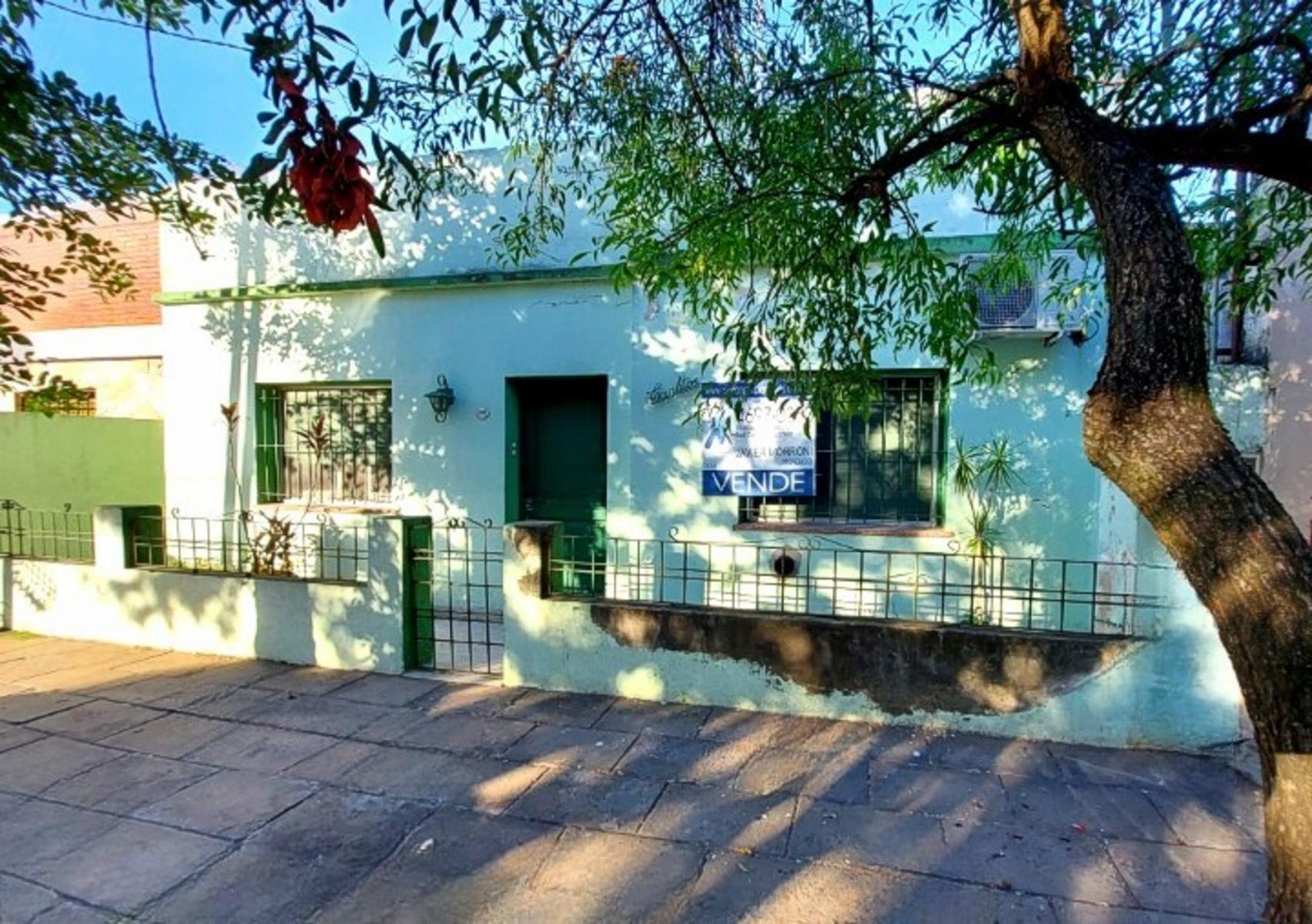 CASA 3 AMBIENTES MORON