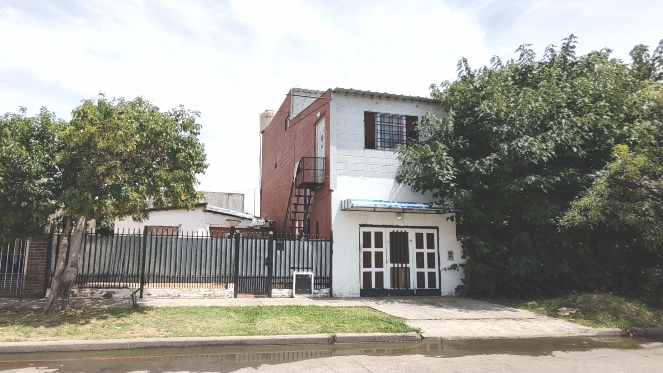 Venta casa terreno Castelar Moron