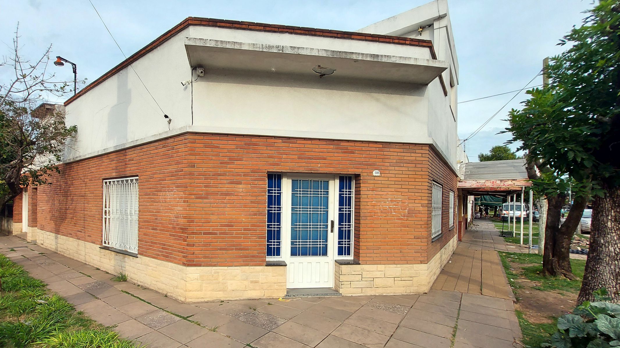 Alquiler casa Moron 4 ambientes - 1