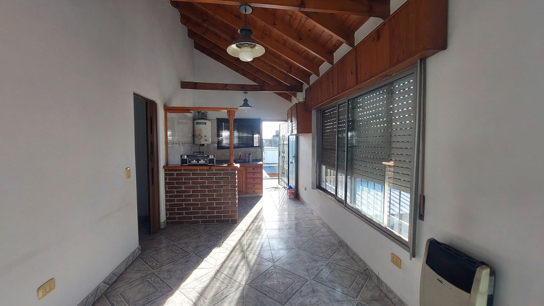 Venta 2 casas en mismo lote Moron - 2