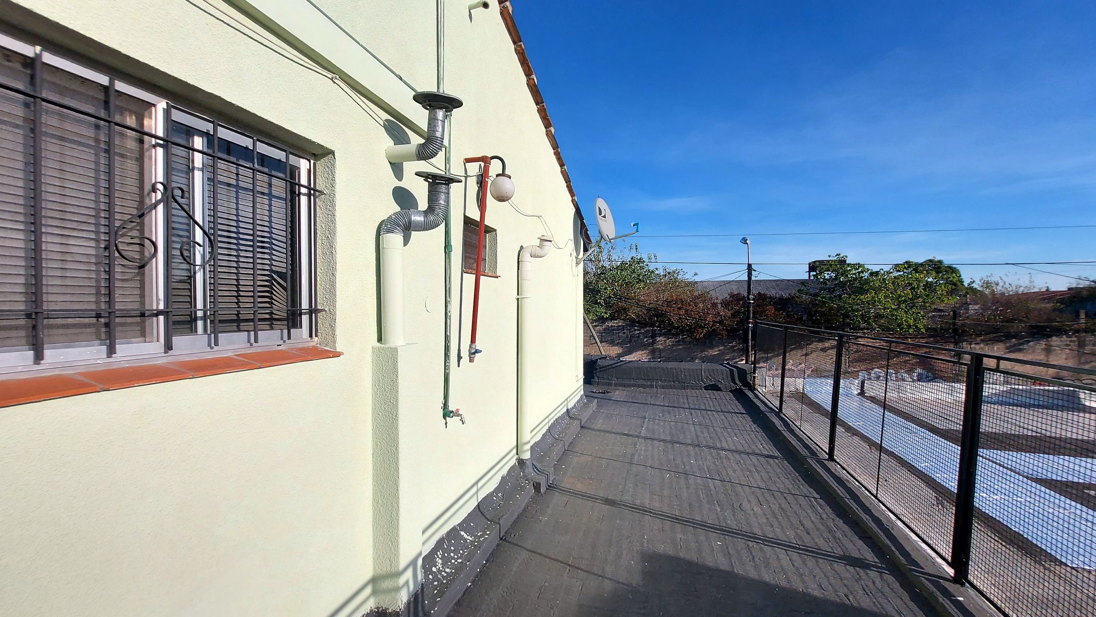 Venta 2 casas en mismo lote Moron - 3