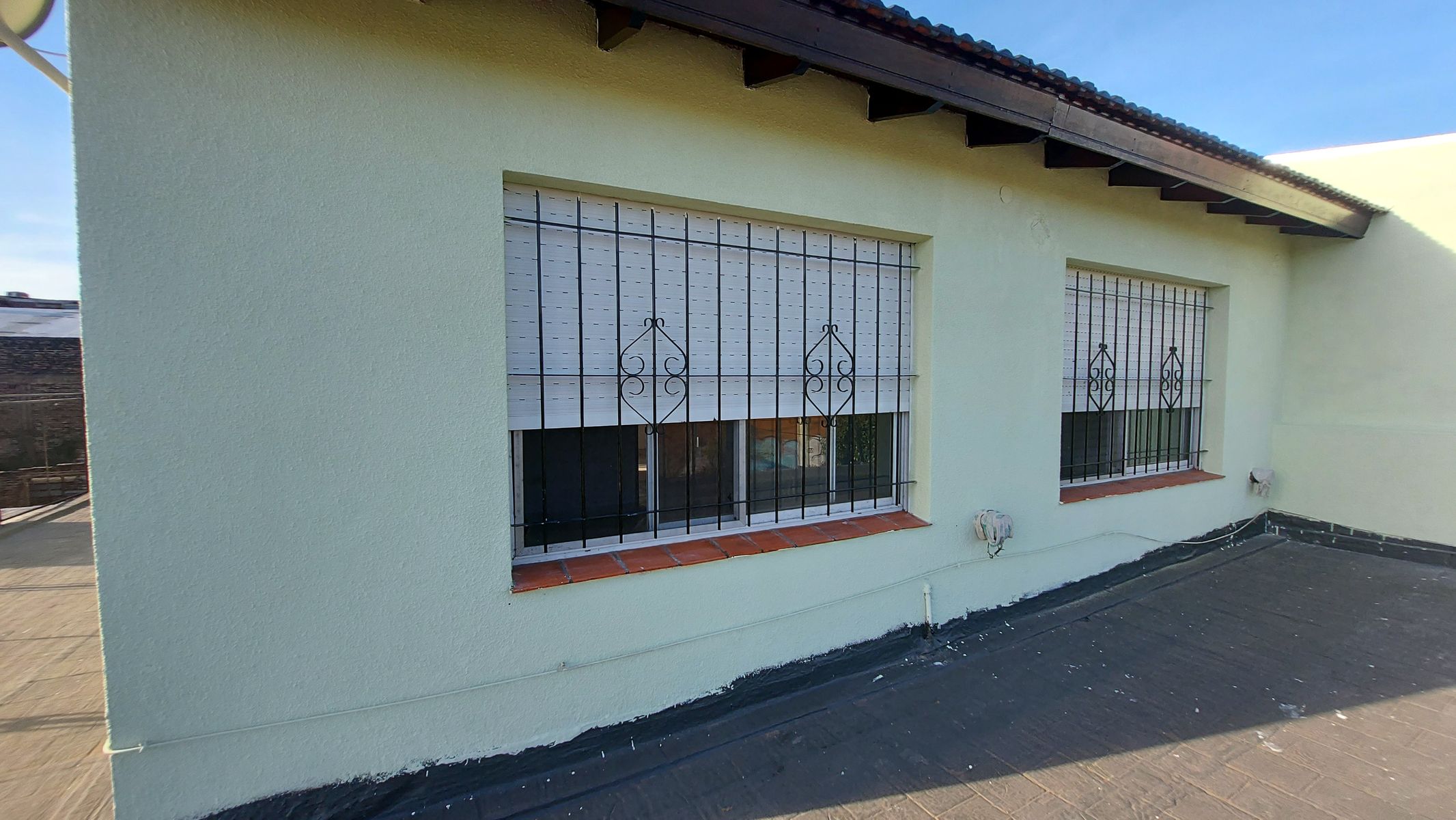 Venta 2 casas en mismo lote Moron - 6