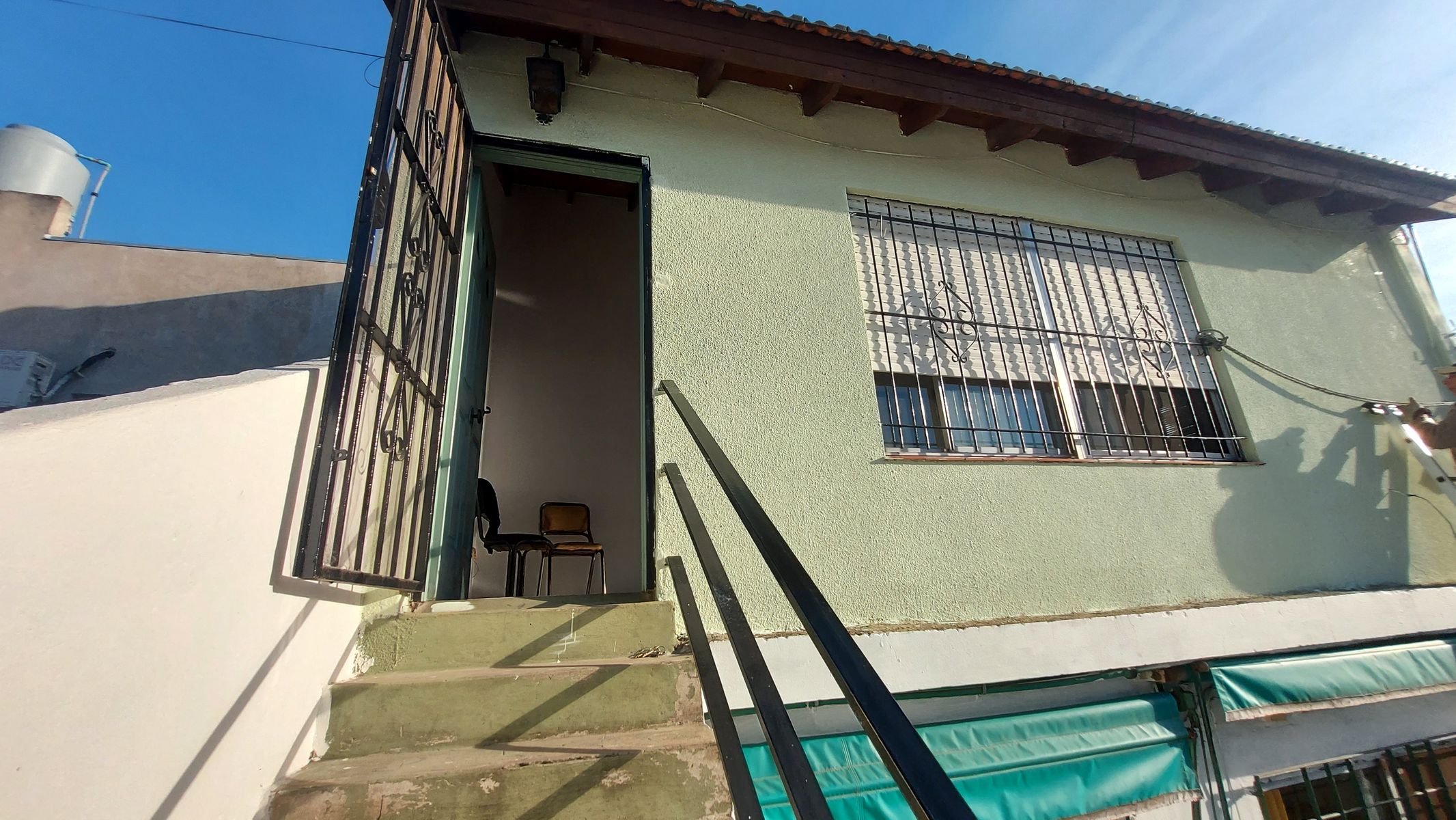 Venta 2 casas en mismo lote Moron - 8