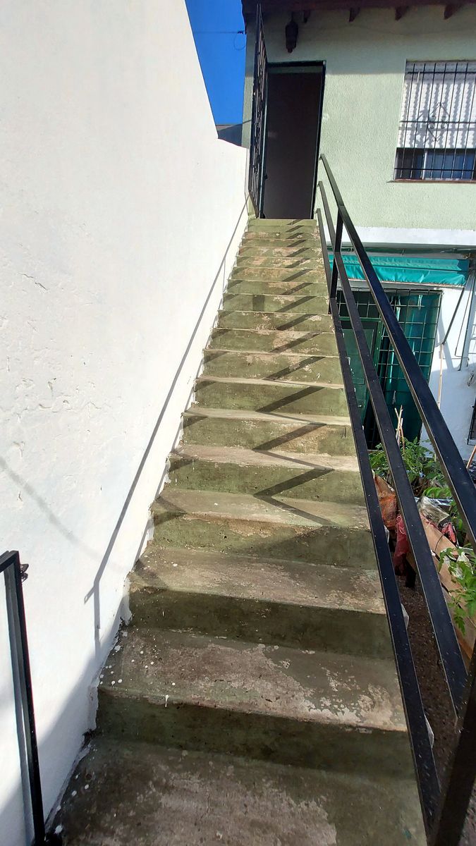 Venta 2 casas en mismo lote Moron - 9
