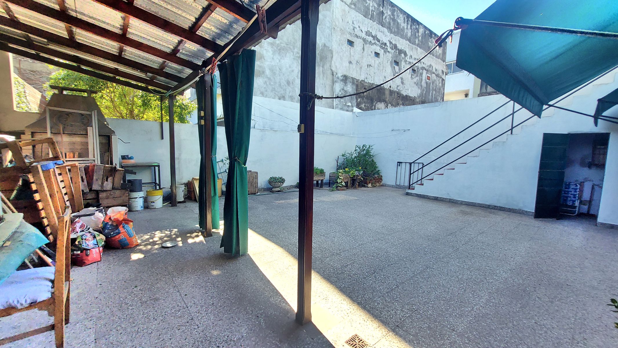 Venta 2 casas en mismo lote Moron - 25