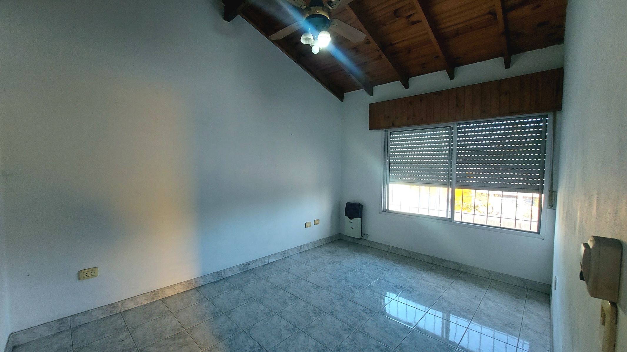 Venta 2 casas en mismo lote Moron - 30