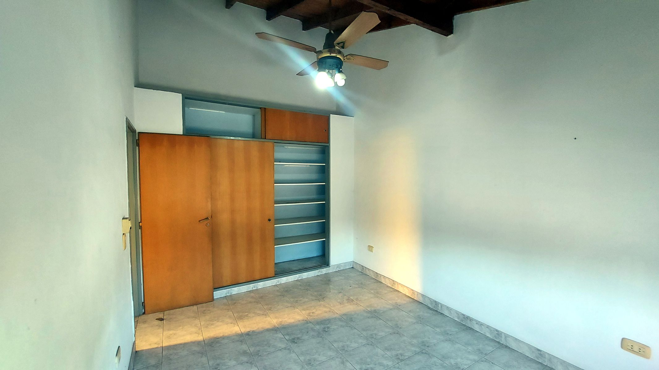 Venta 2 casas en mismo lote Moron - 32