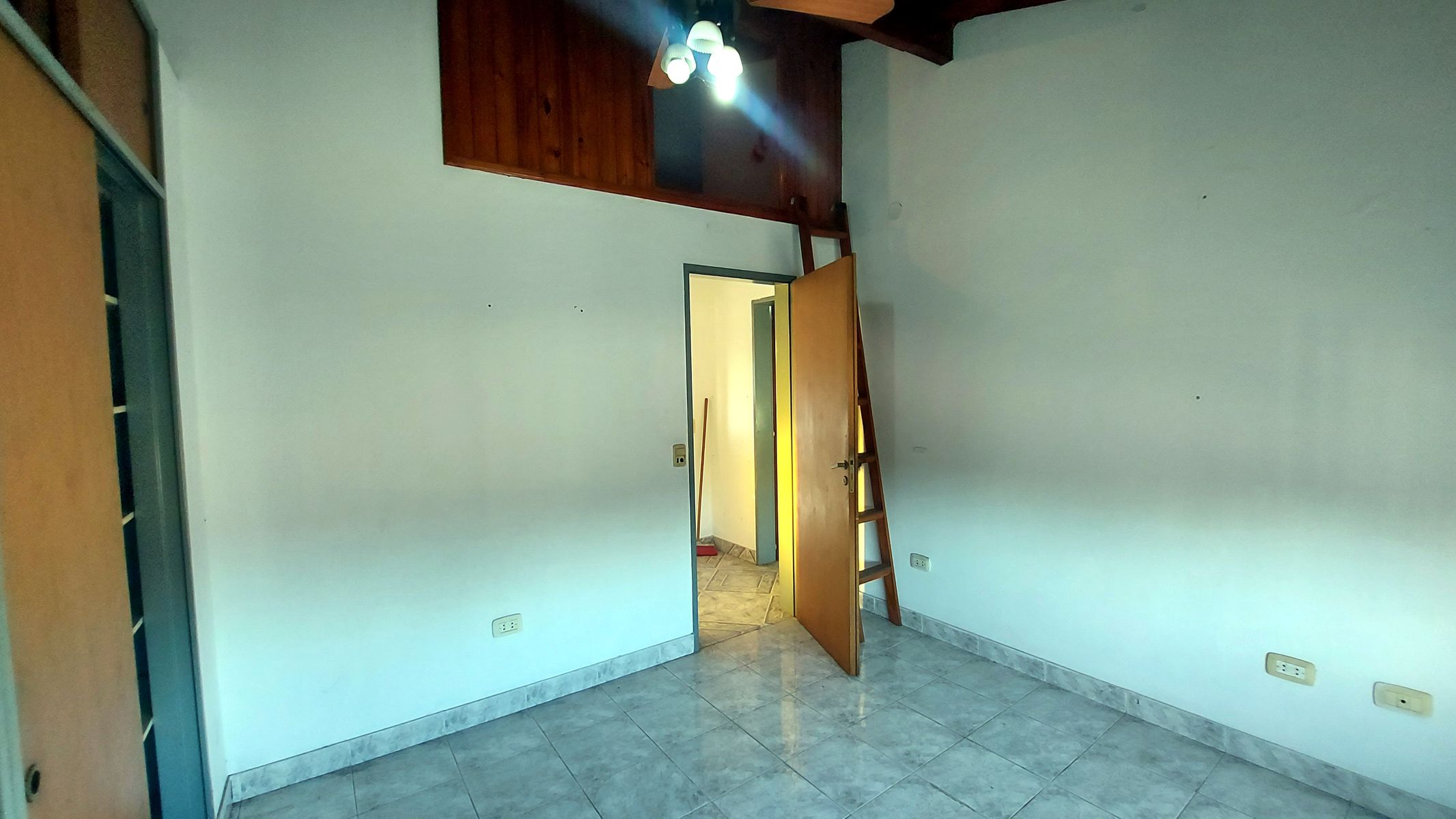 Venta 2 casas en mismo lote Moron - 35