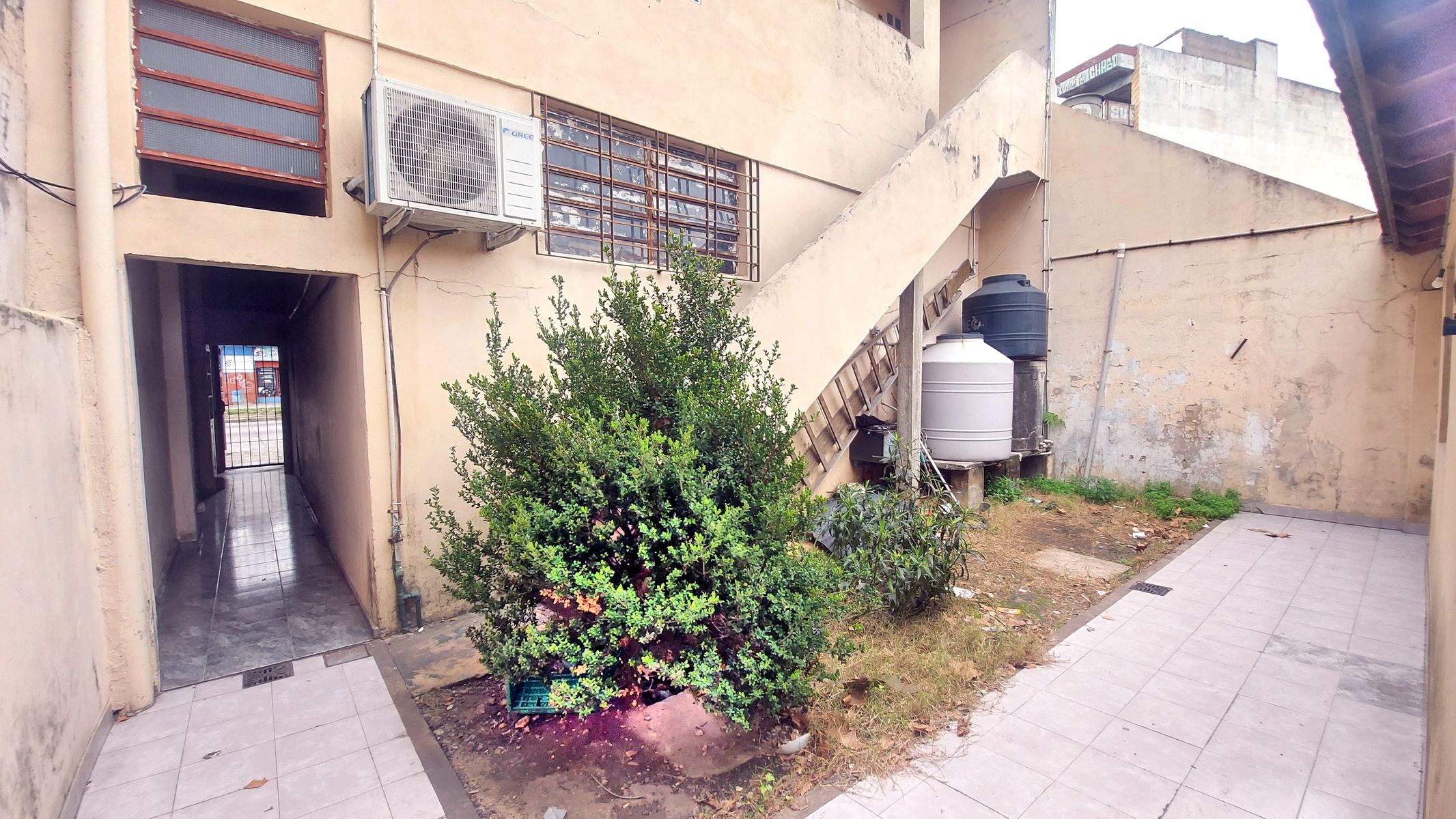 Alquiler 2 ambientes Moron con patio - 6