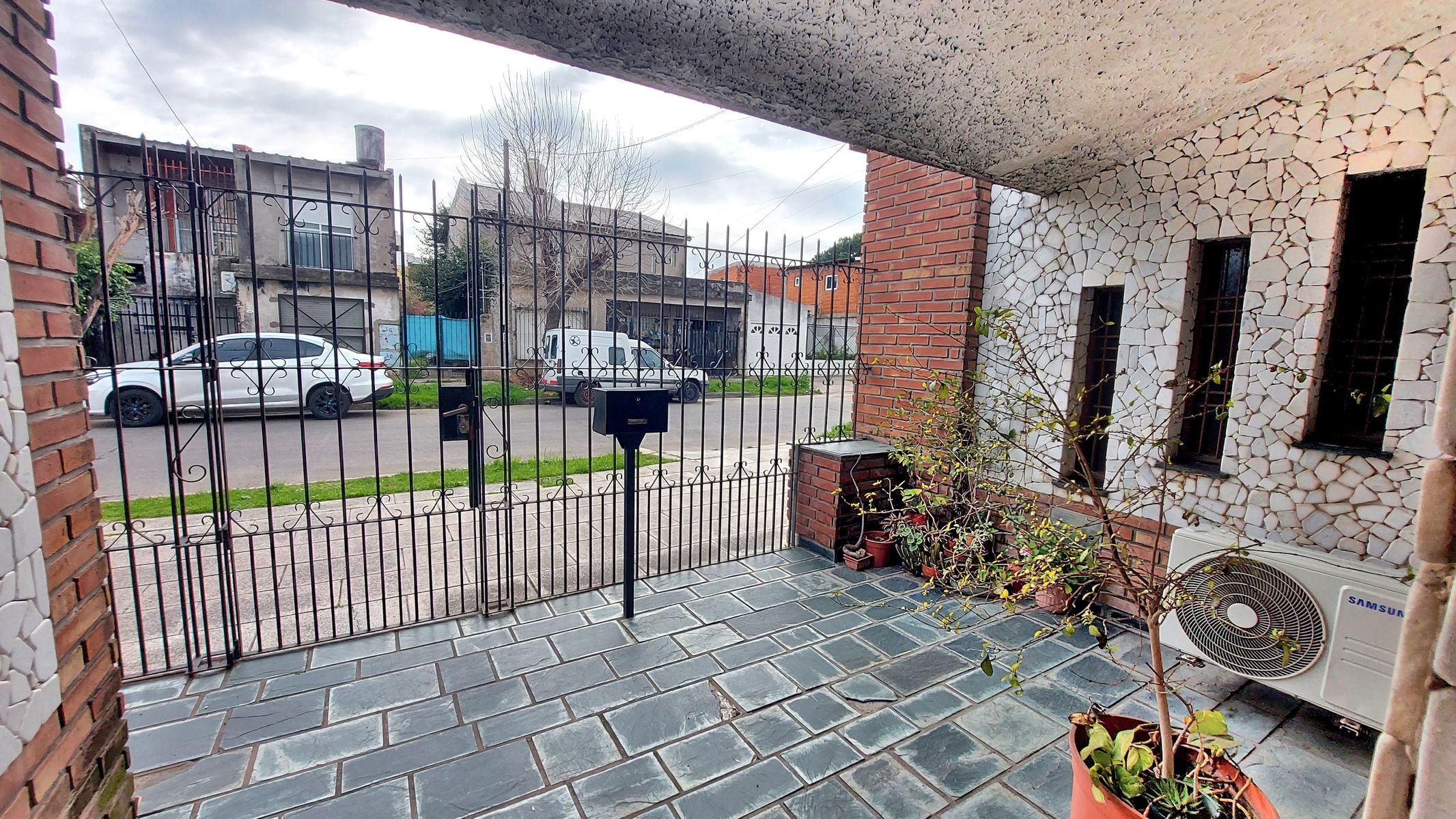Venta casa 4 ambientes Moron Castelar - Apto Credito - 21