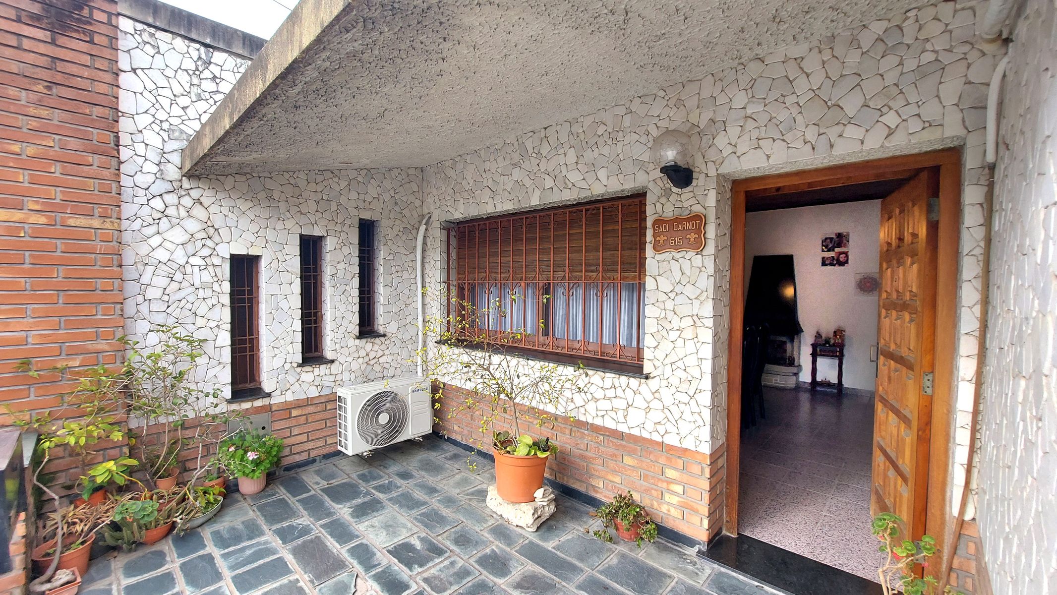 Venta casa 4 ambientes Moron Castelar - Apto Credito - 23
