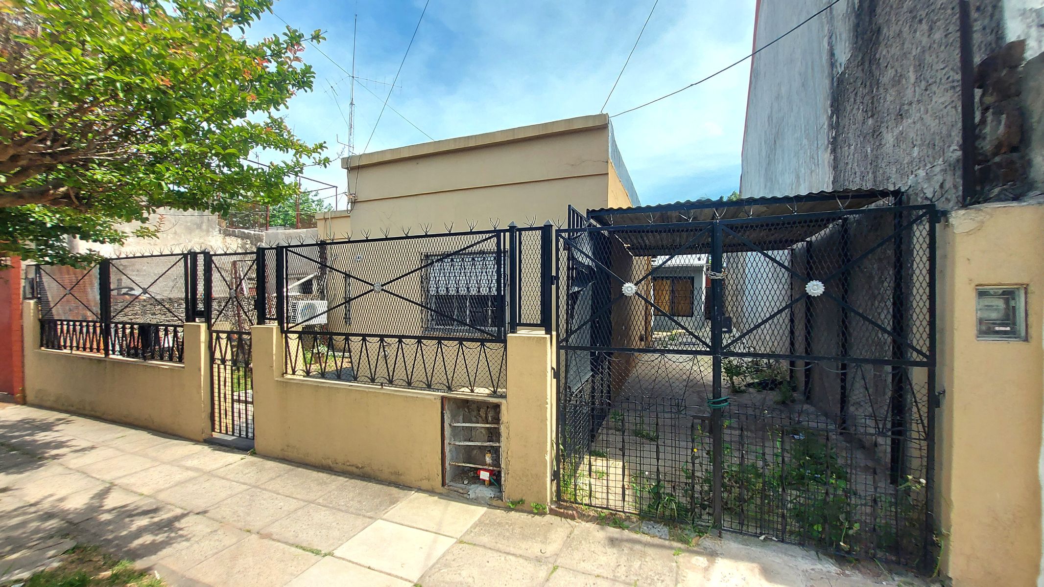 Venta Casa Moron Sur - Lote Propio - 2 Viviendas